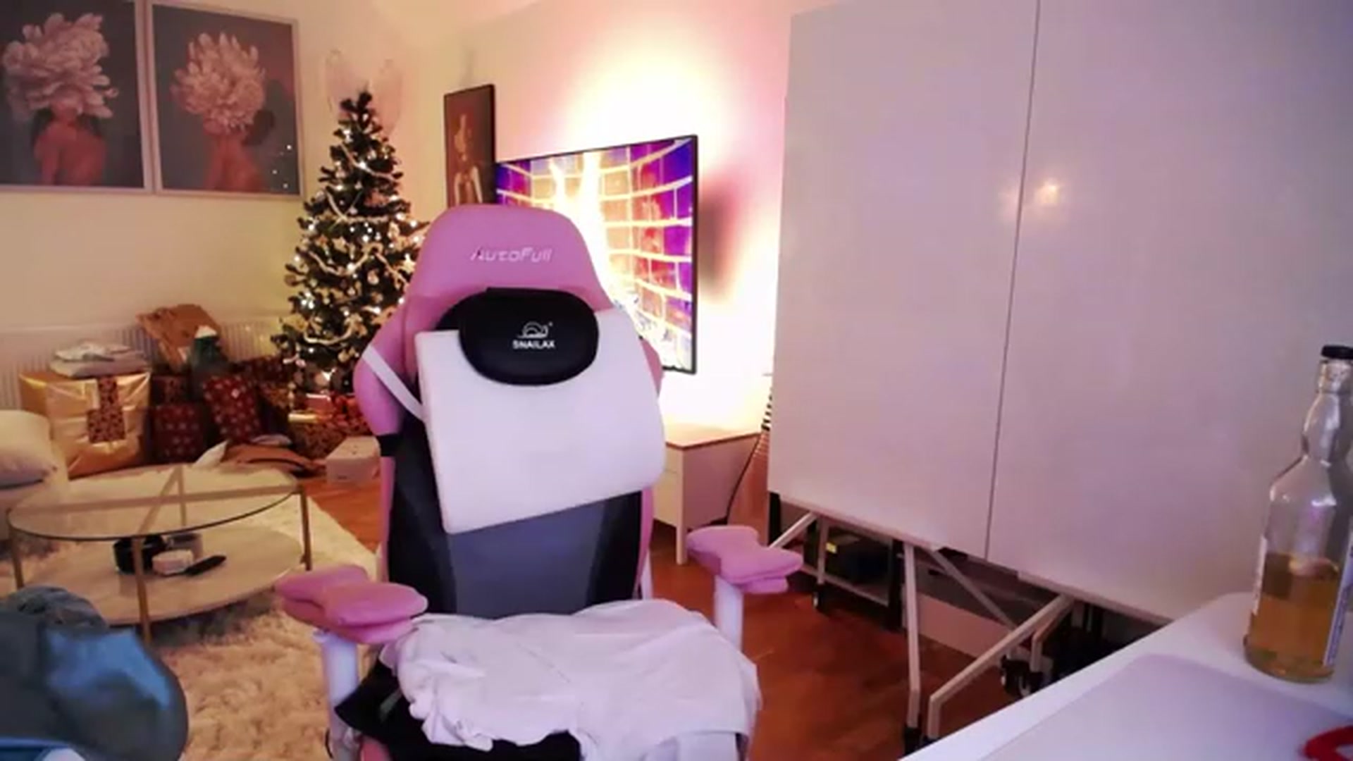 Gallery image thumbnail from SwtSunny's myfreecams stream on, 12/10/2022, 07:23 image 12 of 20