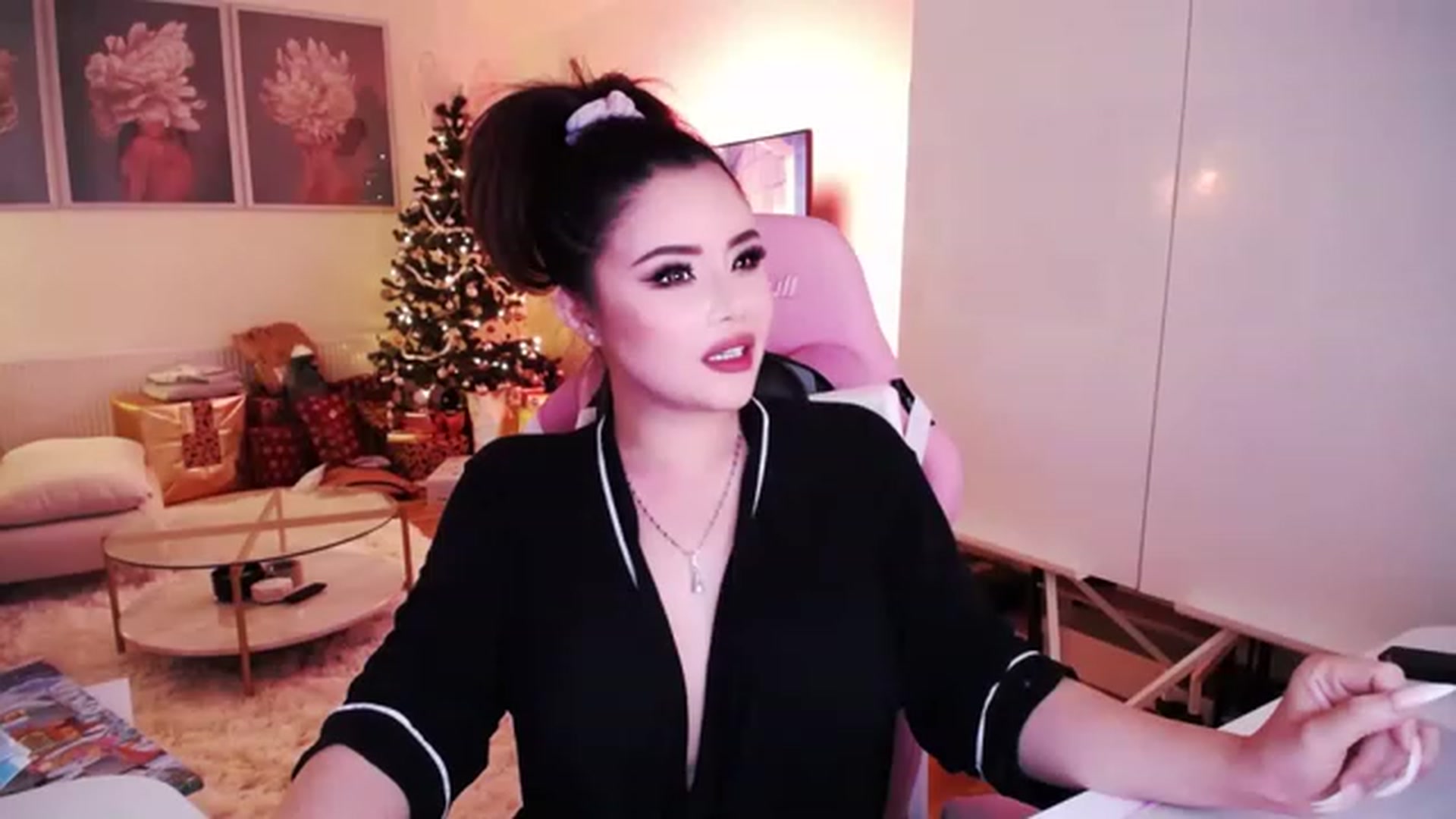 Gallery image thumbnail from SwtSunny's myfreecams stream on, 12/11/2022, 02:51 image 9 of 20