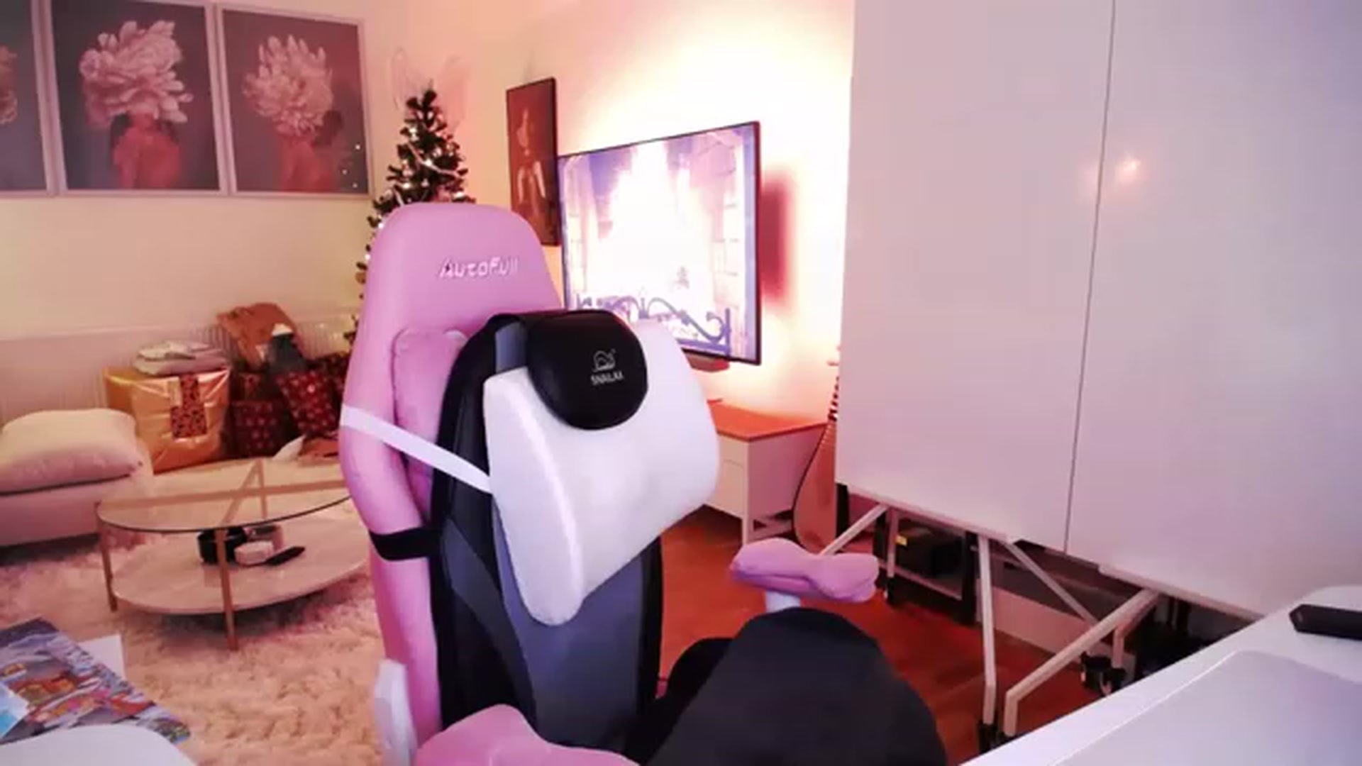 Gallery image thumbnail from SwtSunny's myfreecams stream on, 12/11/2022, 02:51 image 4 of 20