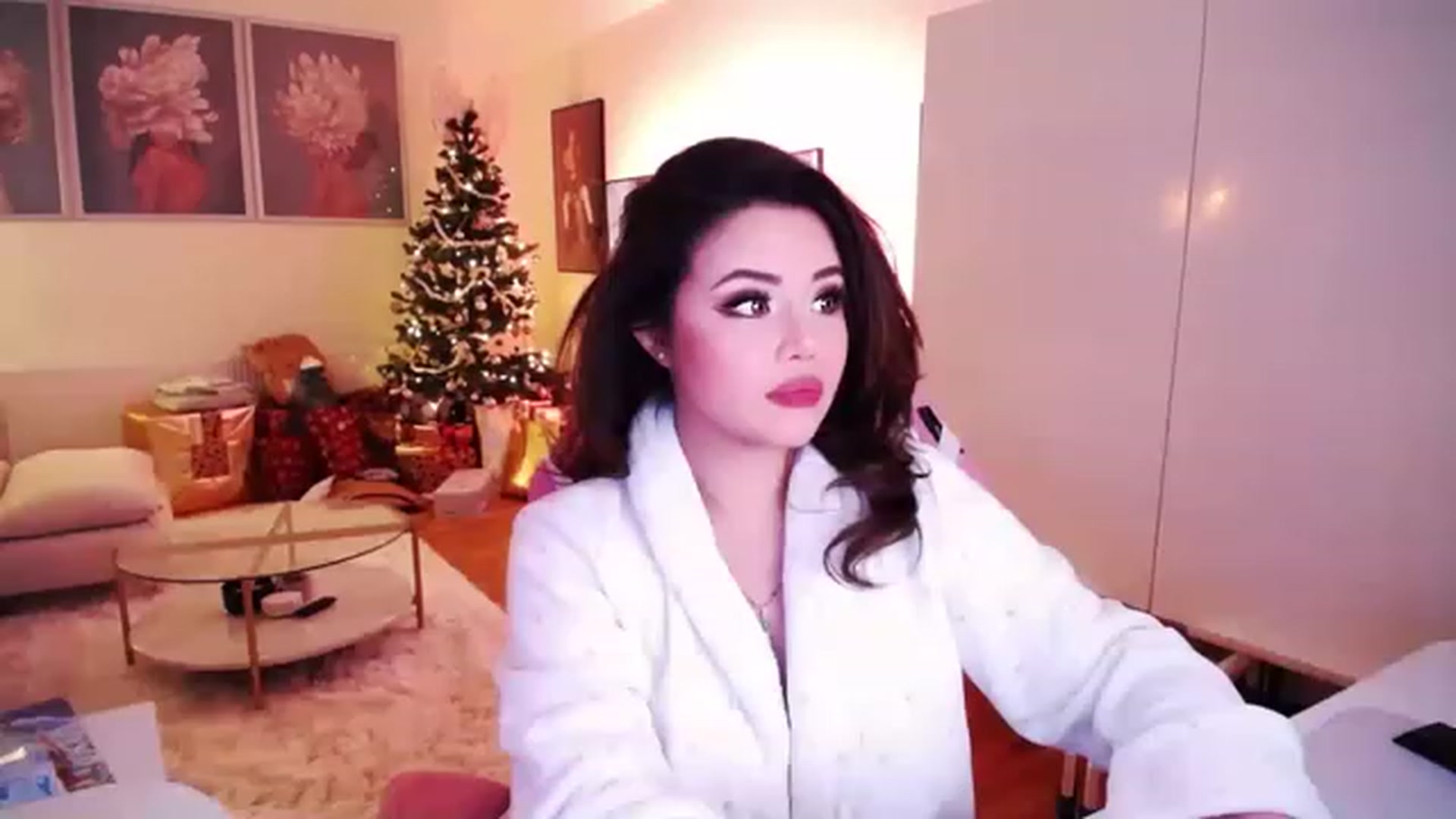 Gallery image thumbnail from SwtSunny's myfreecams stream on, 12/12/2022, 03:03 image 9 of 20