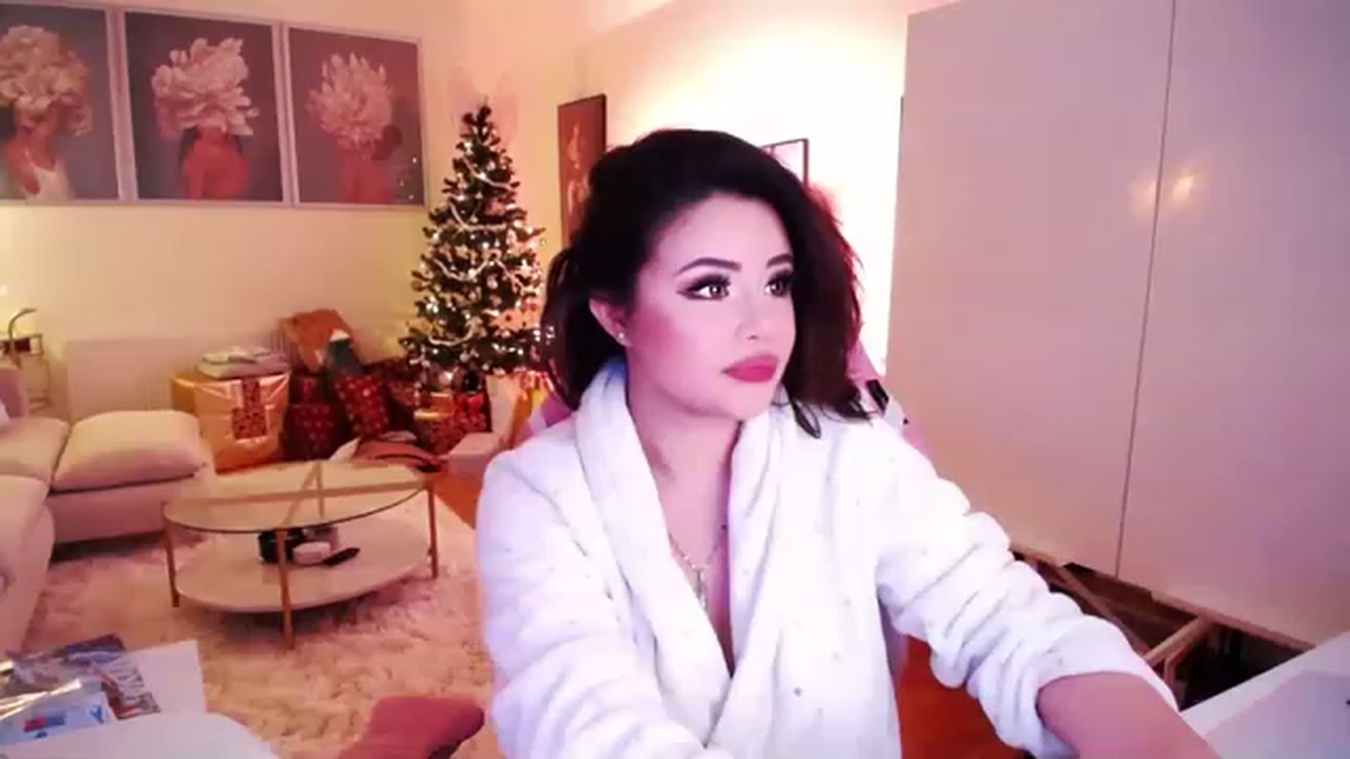 Gallery image thumbnail from SwtSunny's myfreecams stream on, 12/12/2022, 03:03 image 5 of 20