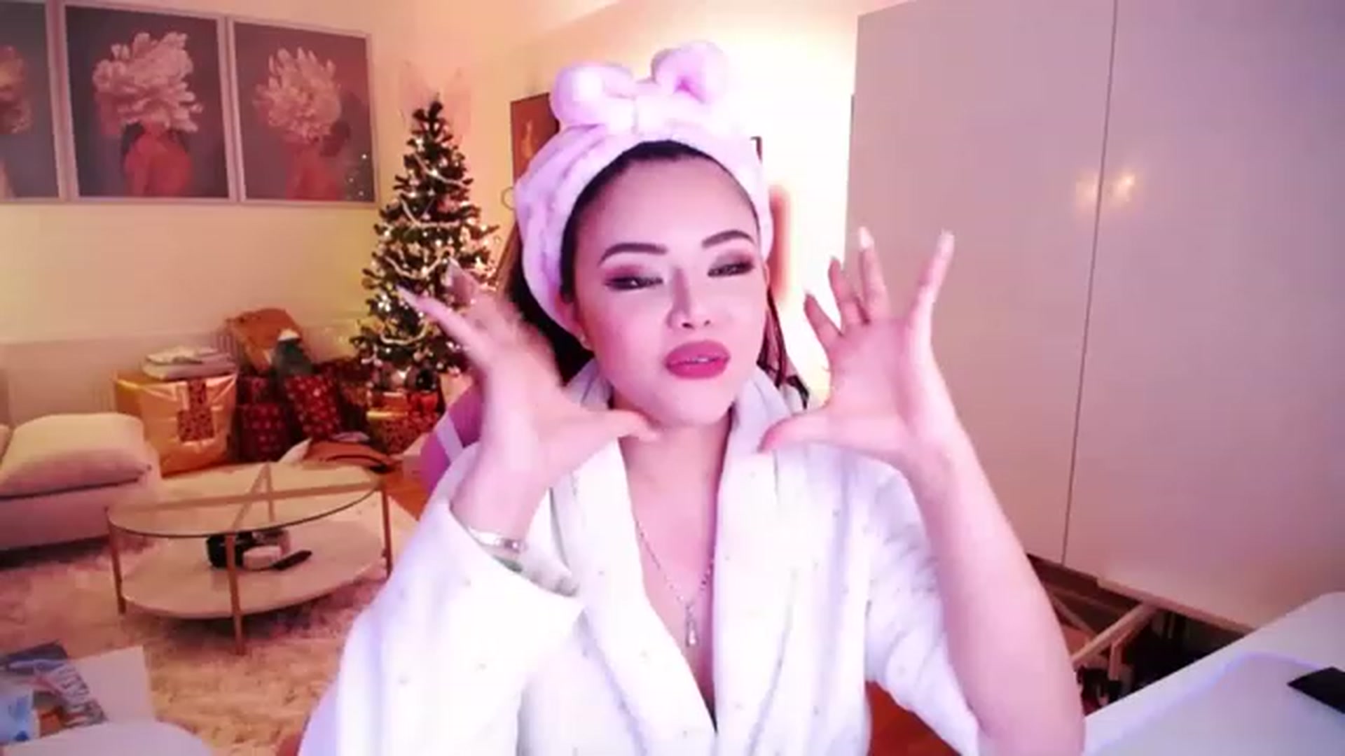 Gallery image thumbnail from SwtSunny's myfreecams stream on, 12/12/2022, 03:03 image 17 of 20