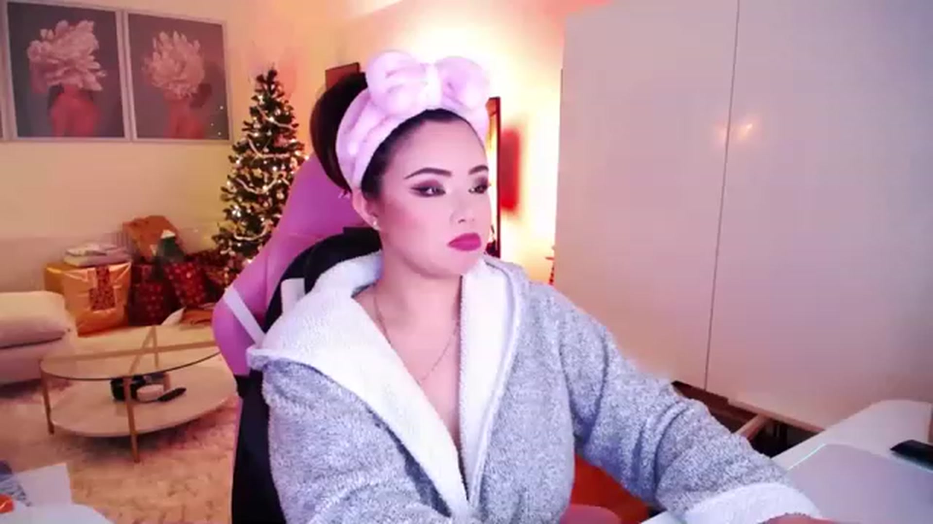 Gallery image thumbnail from SwtSunny's myfreecams stream on, 12/13/2022, 01:42 image 19 of 20