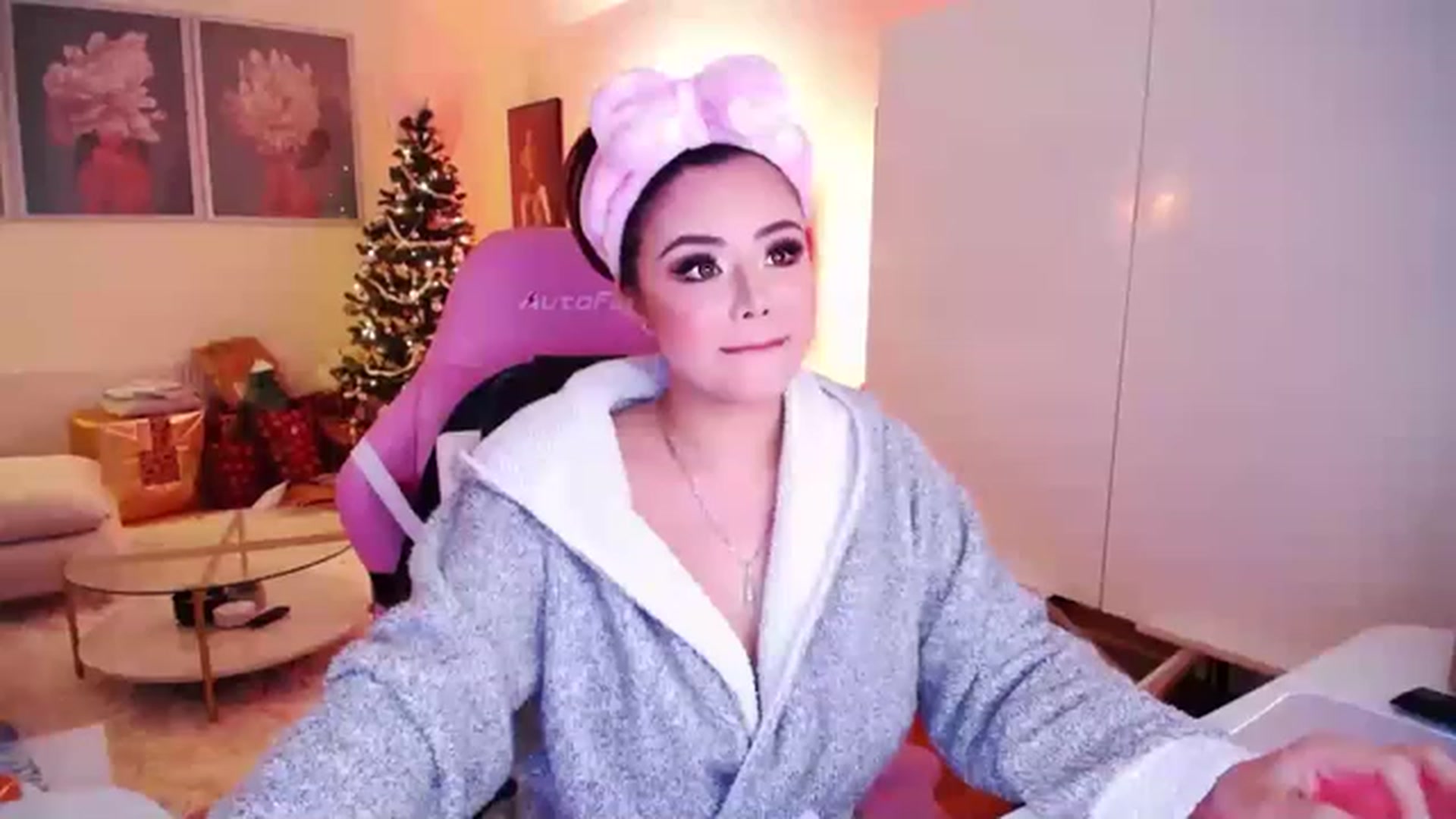 Gallery image thumbnail from SwtSunny's myfreecams stream on, 12/13/2022, 01:42 image 16 of 20