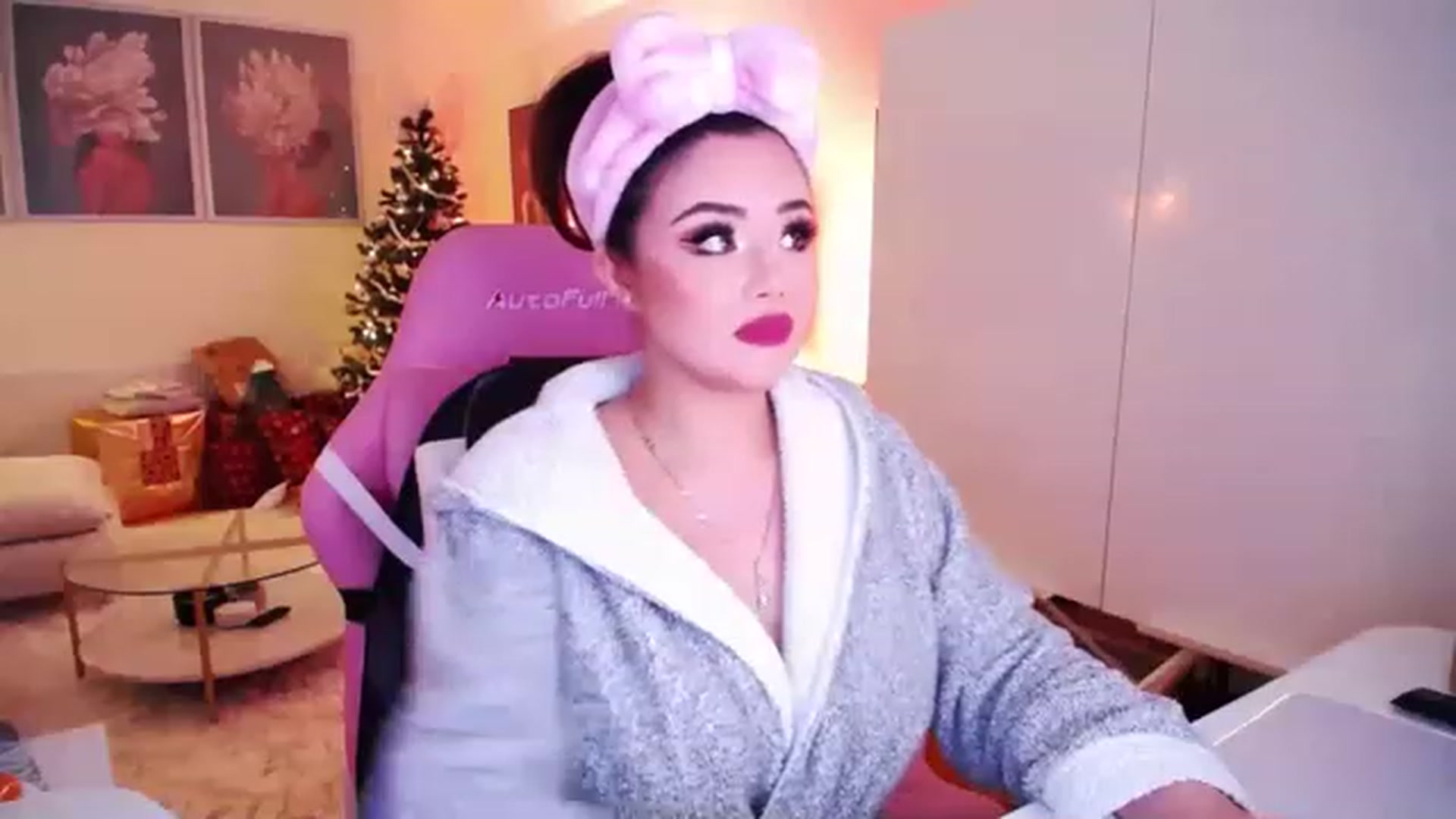 Gallery image thumbnail from SwtSunny's myfreecams stream on, 12/13/2022, 01:42 image 15 of 20
