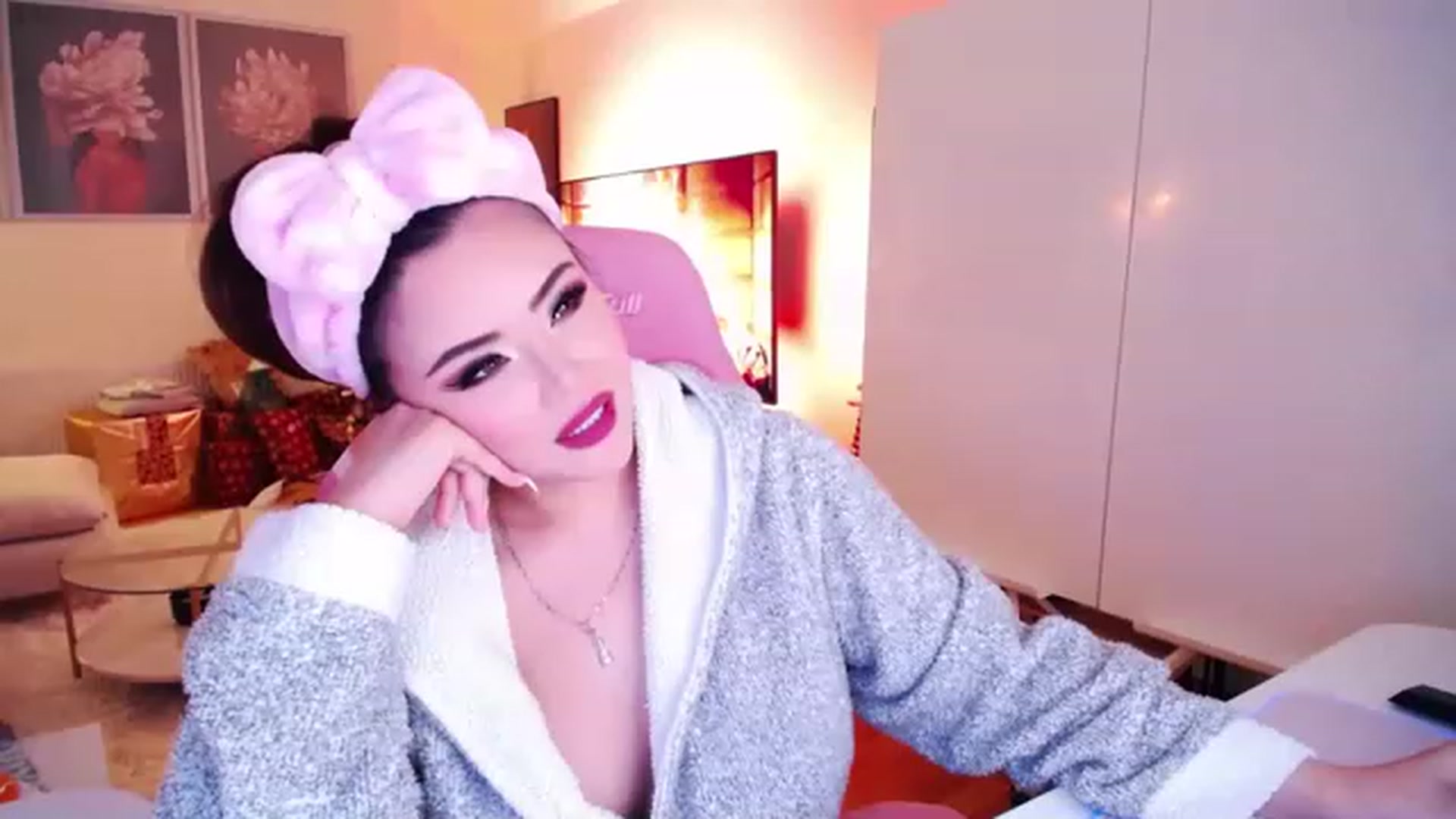 Gallery image thumbnail from SwtSunny's myfreecams stream on, 12/13/2022, 01:42 image 11 of 20