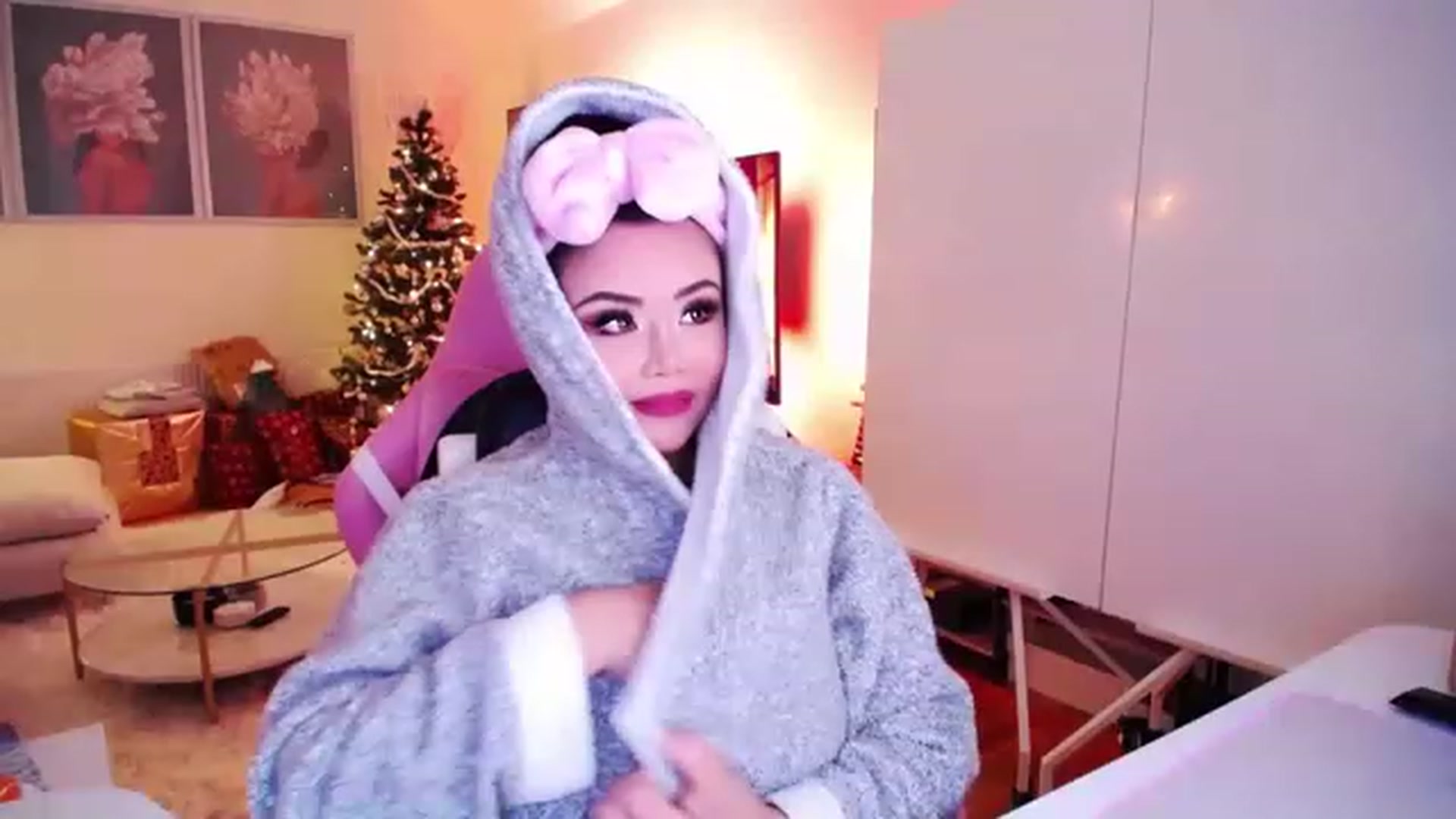 Gallery image thumbnail from SwtSunny's myfreecams stream on, 12/13/2022, 01:42 image 20 of 20