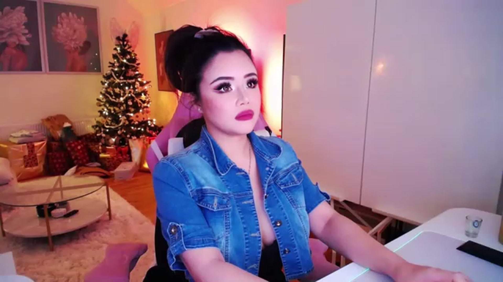 Gallery image thumbnail from SwtSunny's myfreecams stream on, 12/14/2022, 22:44 image 1 of 20