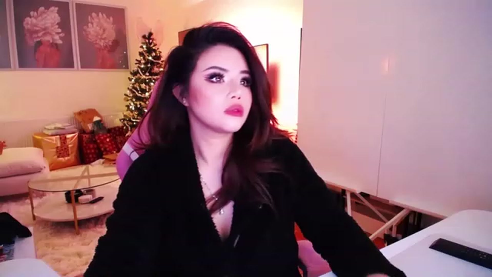 Gallery image thumbnail from SwtSunny's myfreecams stream on, 12/17/2022, 03:58 image 2 of 20