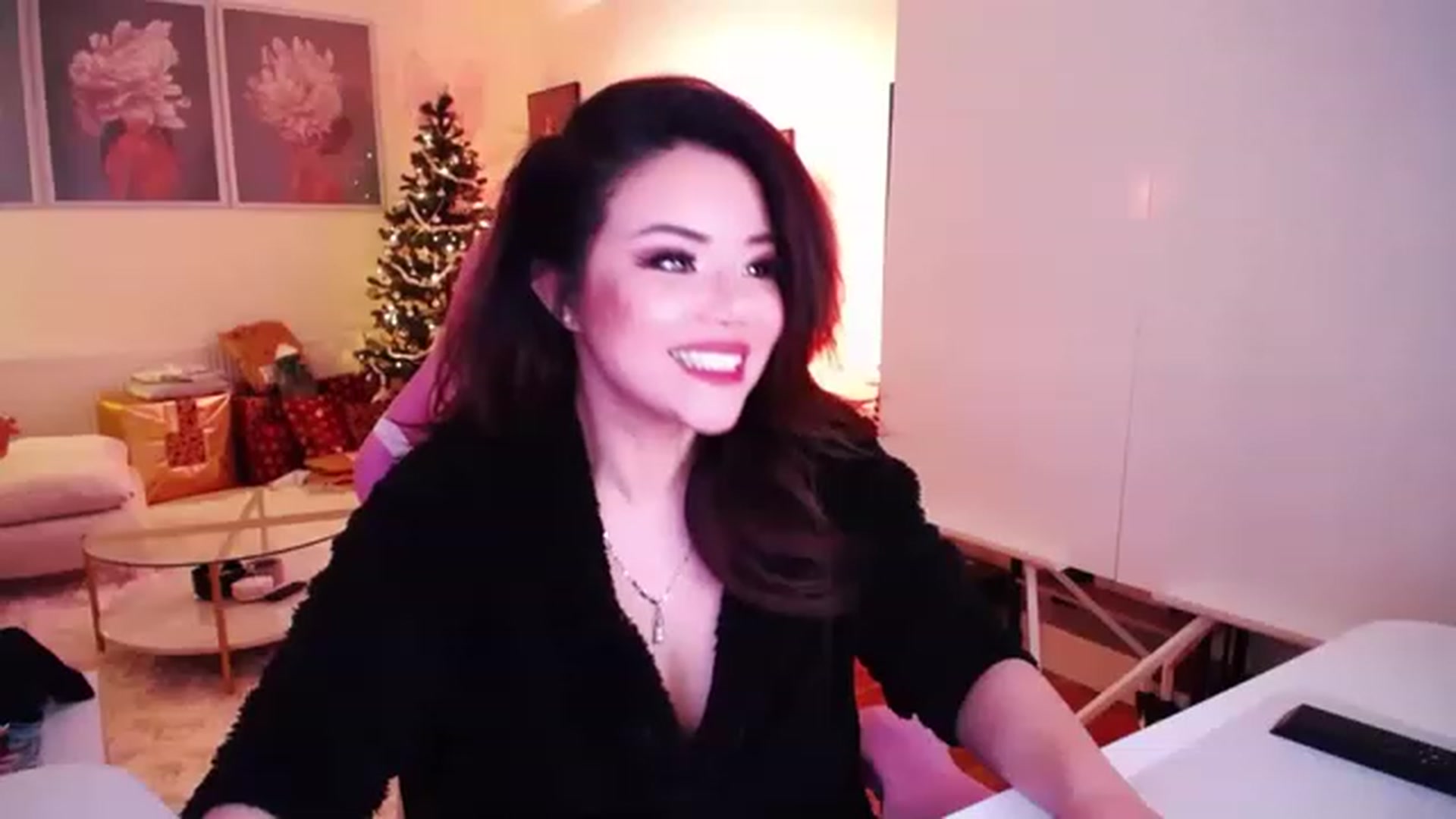 Gallery image thumbnail from SwtSunny's myfreecams stream on, 12/17/2022, 03:58 image 4 of 20