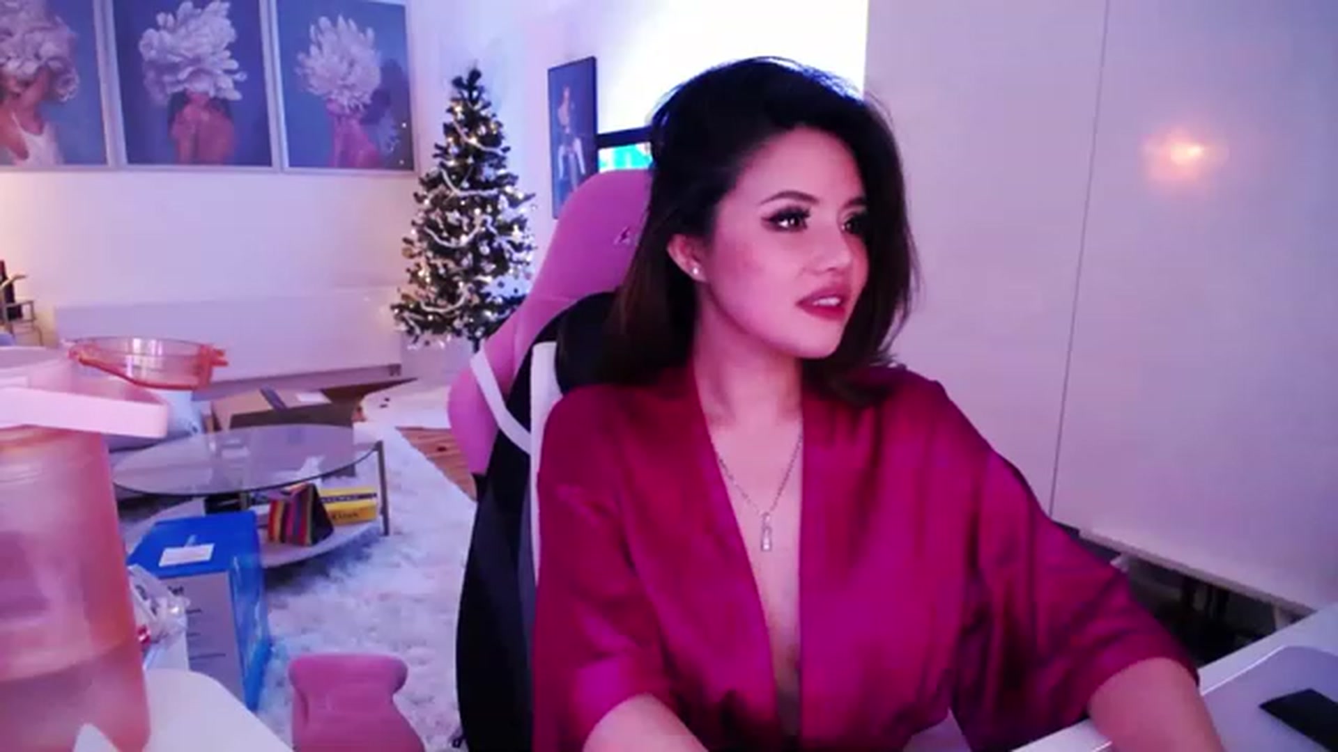 Gallery image thumbnail from SwtSunny's myfreecams stream on, 12/28/2022, 05:49 image 12 of 20