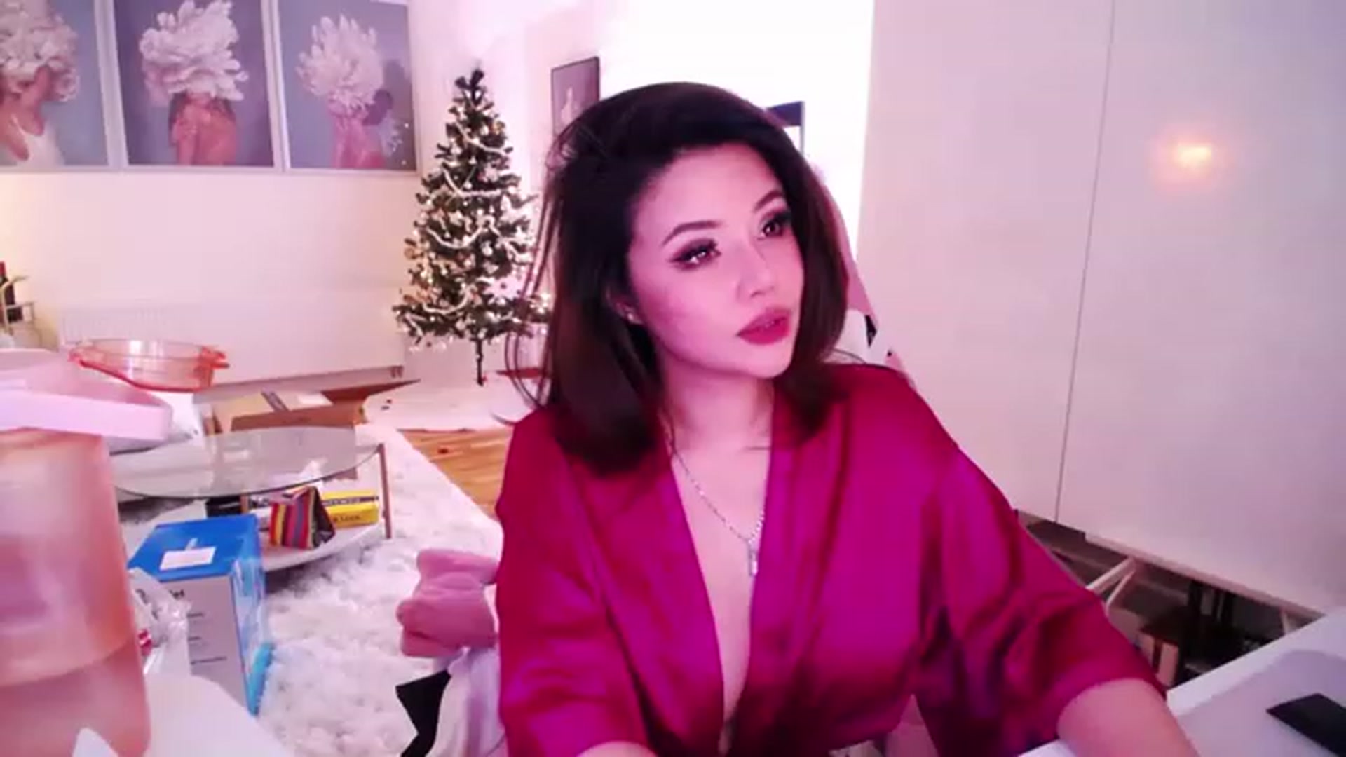 Gallery image thumbnail from SwtSunny's myfreecams stream on, 12/28/2022, 05:49 image 6 of 20