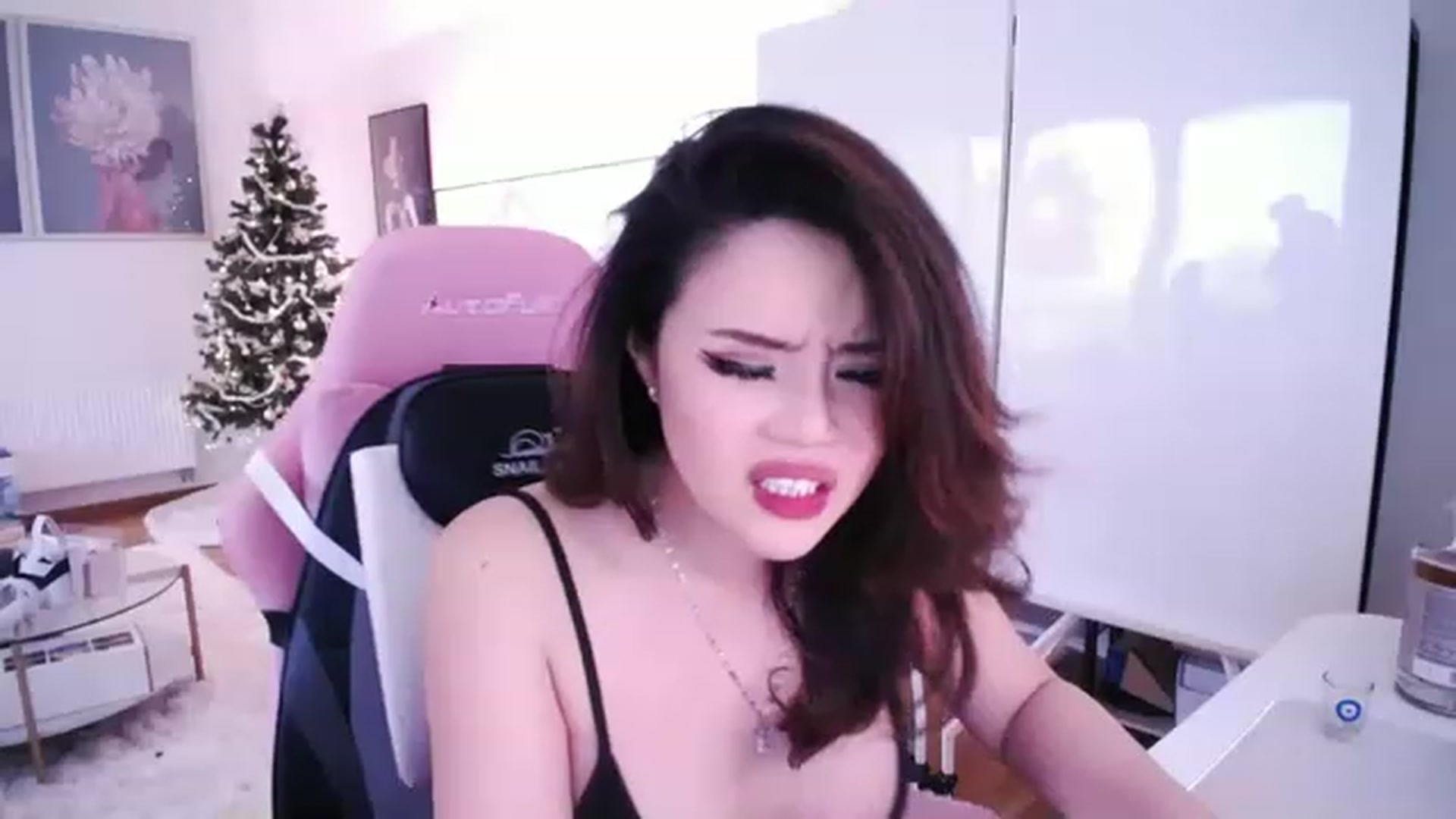 Gallery image thumbnail from SwtSunny's myfreecams stream on, 01/01/2023, 10:48 image 15 of 20