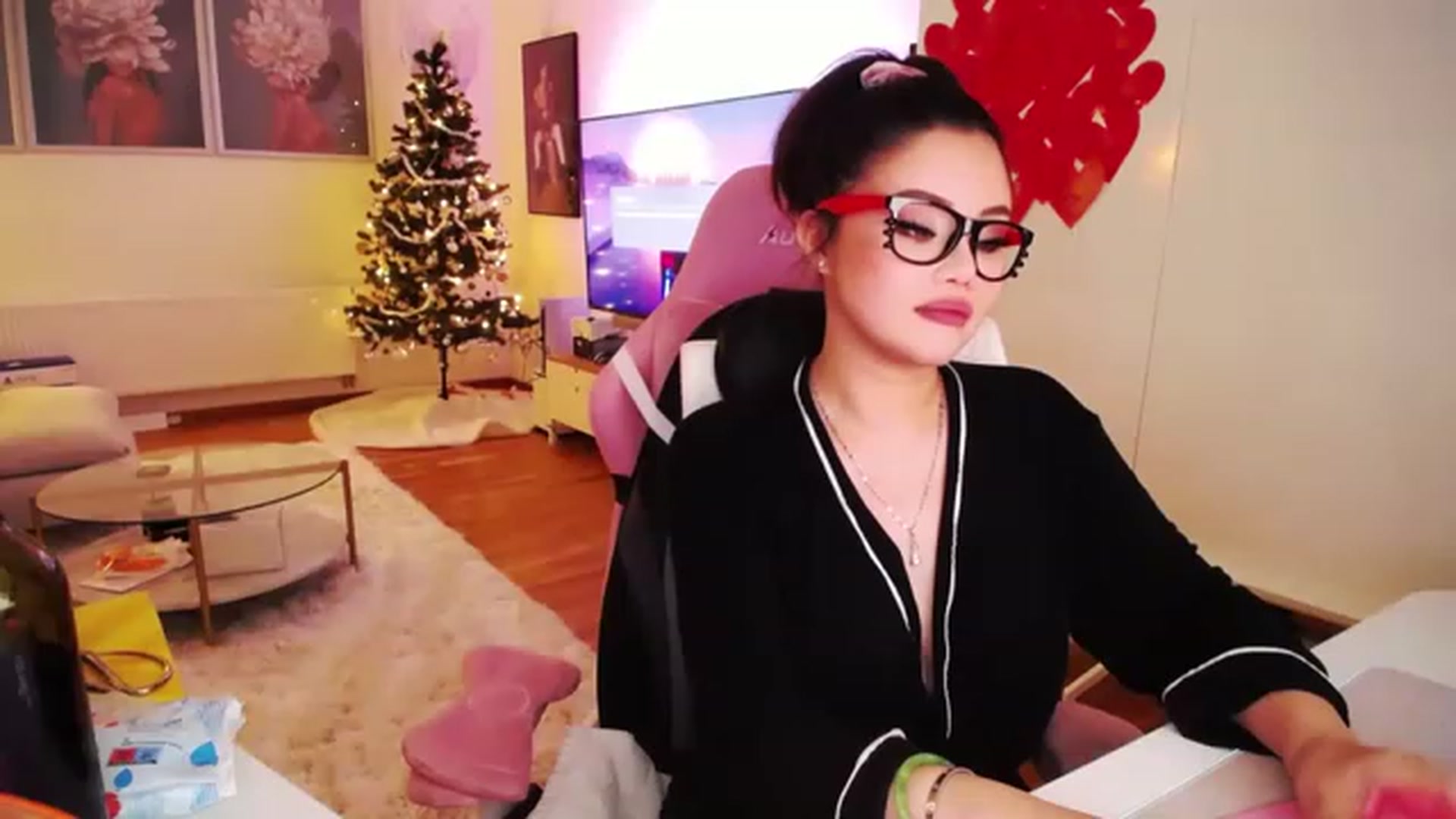 Gallery image thumbnail from SwtSunny's myfreecams stream on, 01/04/2023, 03:30 image 5 of 20