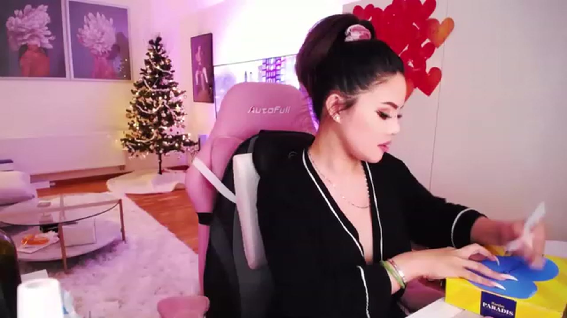 Gallery image thumbnail from SwtSunny's myfreecams stream on, 01/04/2023, 03:30 image 11 of 20