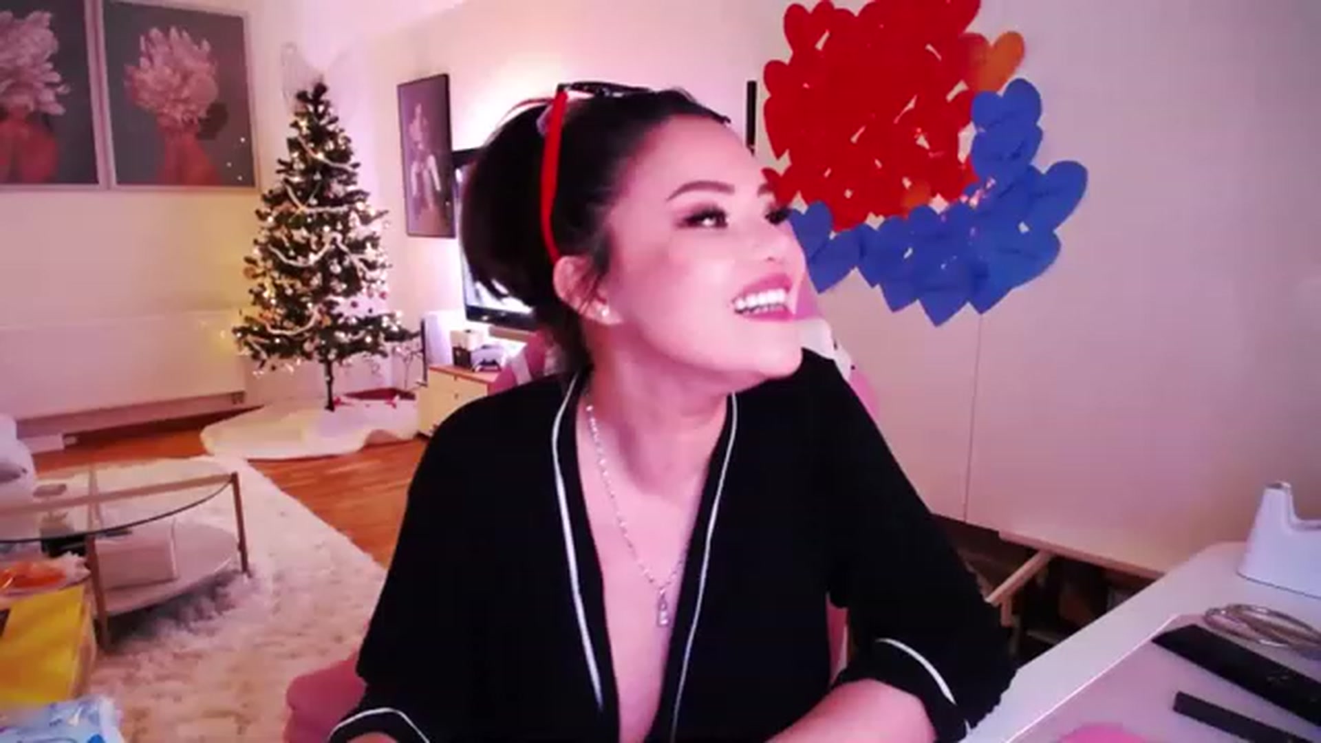 Gallery image thumbnail from SwtSunny's myfreecams stream on, 01/04/2023, 04:23 image 13 of 20
