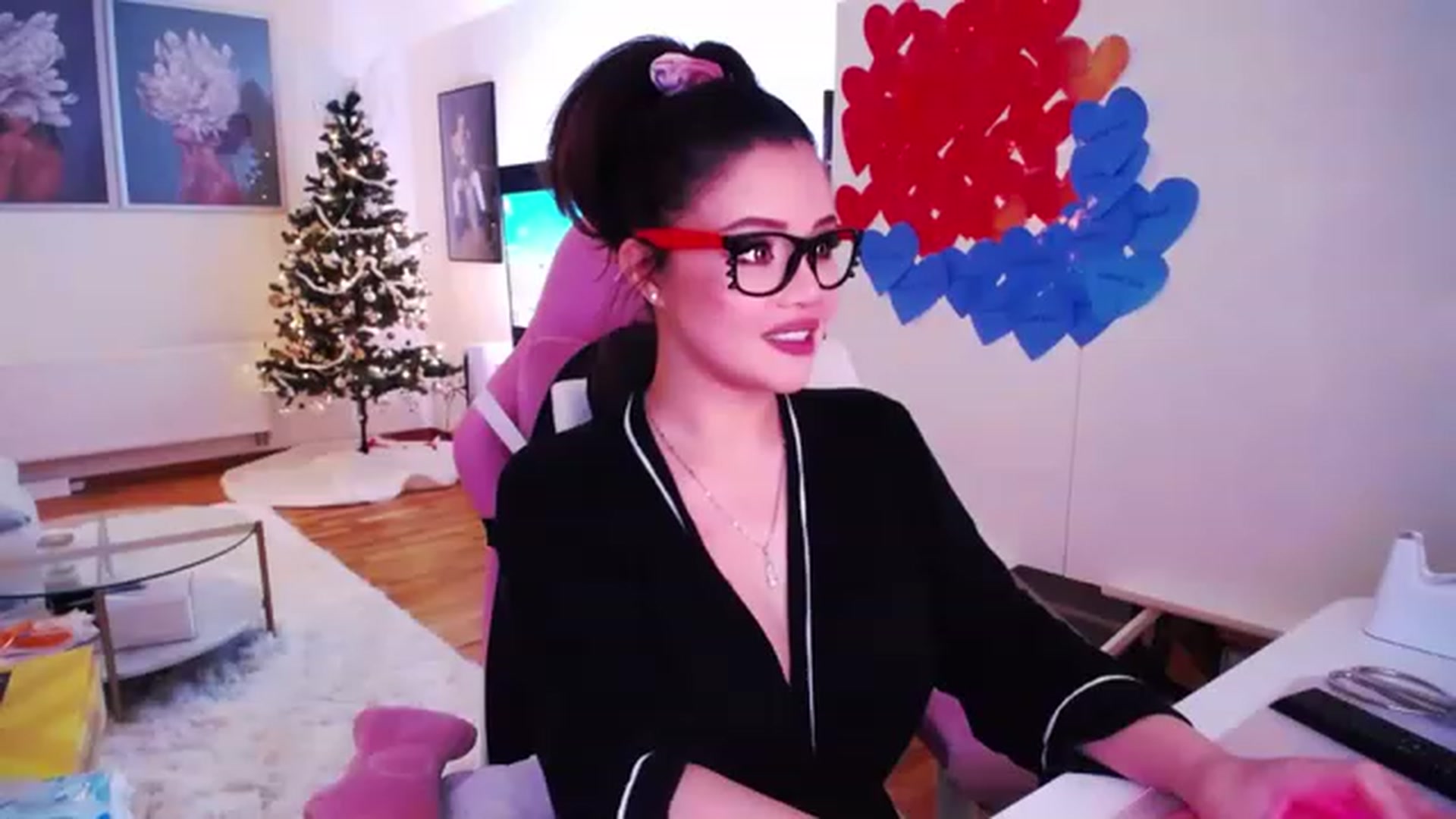 Gallery image thumbnail from SwtSunny's myfreecams stream on, 01/04/2023, 04:23 image 18 of 20