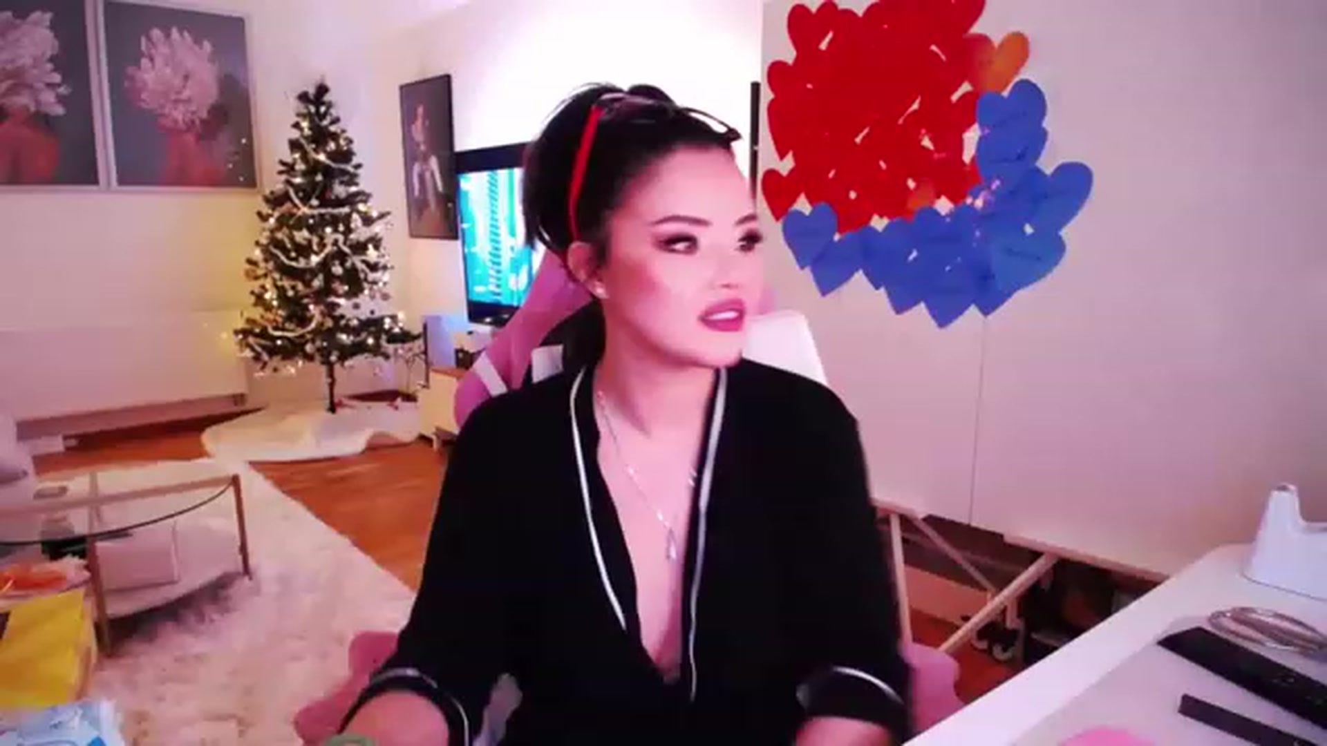 Gallery image thumbnail from SwtSunny's myfreecams stream on, 01/04/2023, 04:23 image 5 of 20
