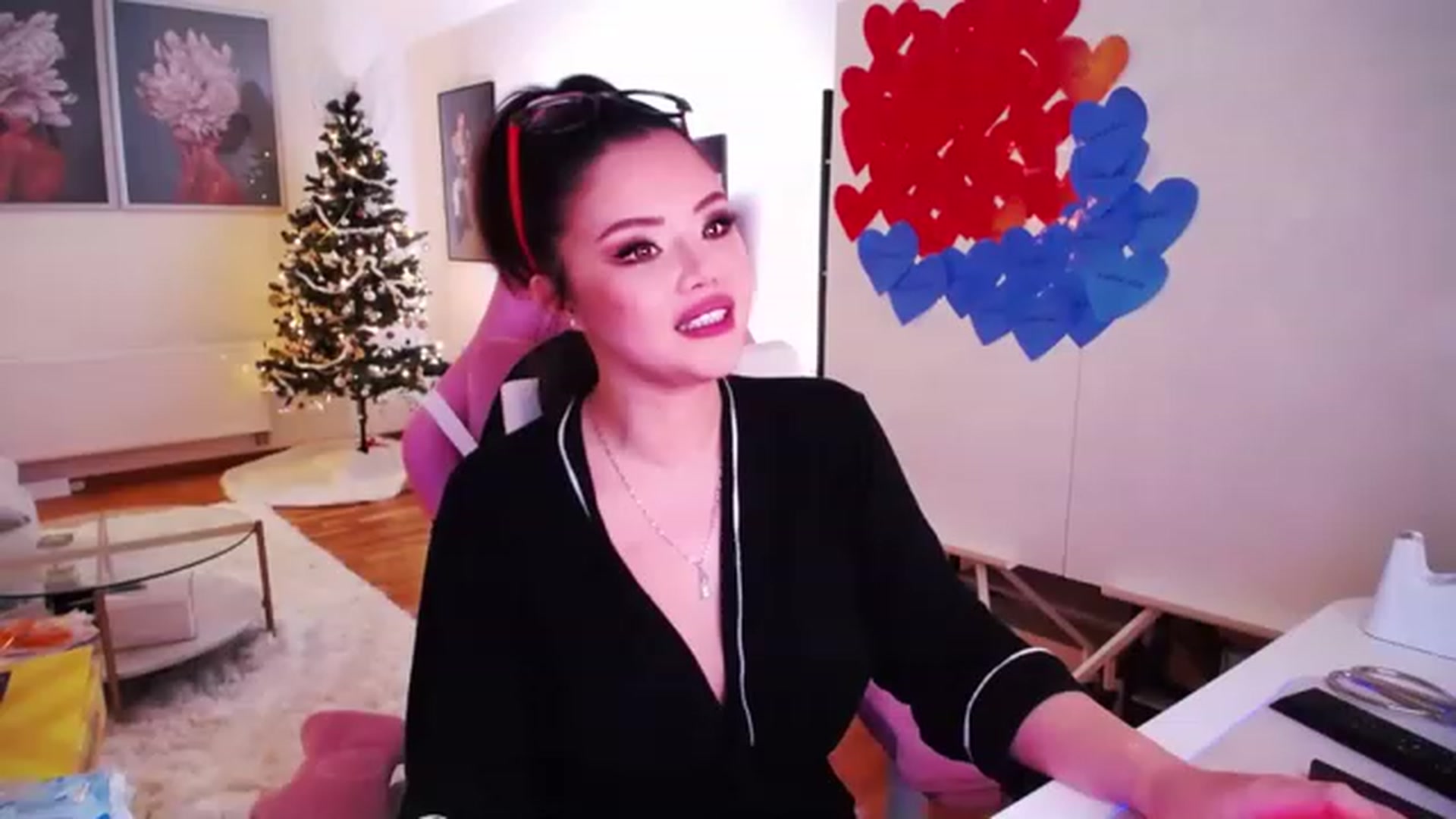 Gallery image thumbnail from SwtSunny's myfreecams stream on, 01/04/2023, 04:23 image 16 of 20