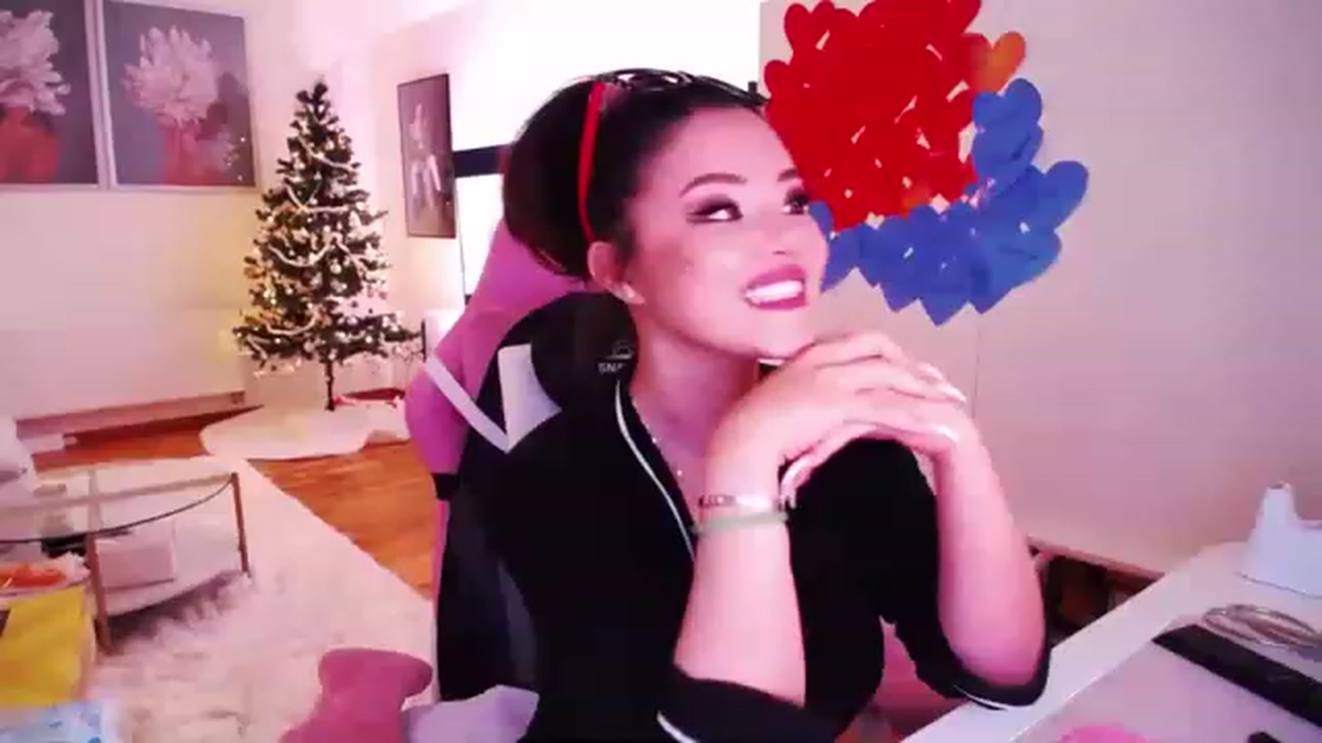 Gallery image thumbnail from SwtSunny's myfreecams stream on, 01/04/2023, 04:23 image 19 of 20
