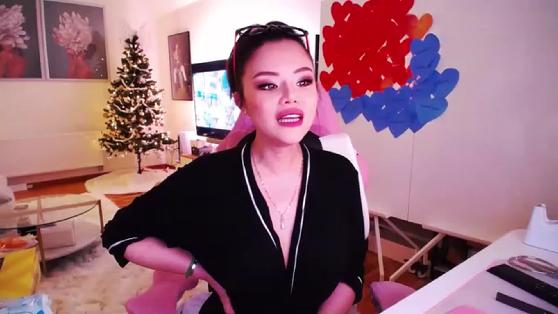 Gallery image thumbnail from SwtSunny's myfreecams stream on, 01/04/2023, 04:23 image 6 of 20