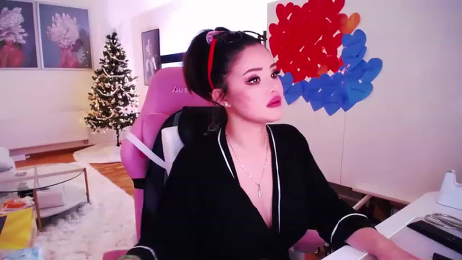 Gallery image thumbnail from SwtSunny's myfreecams stream on, 01/04/2023, 05:24 image 4 of 20