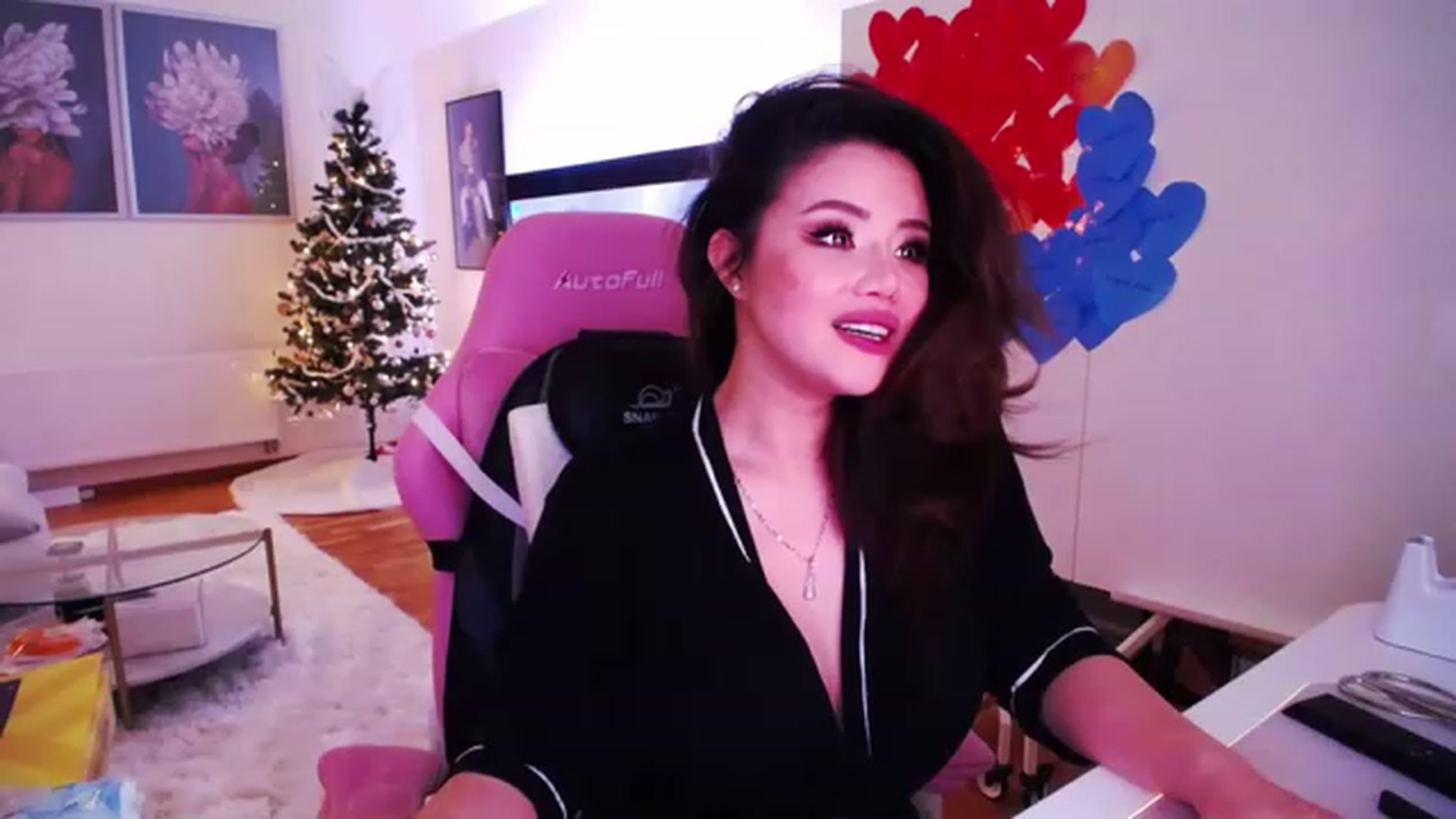 Gallery image thumbnail from SwtSunny's myfreecams stream on, 01/04/2023, 05:24 image 5 of 20