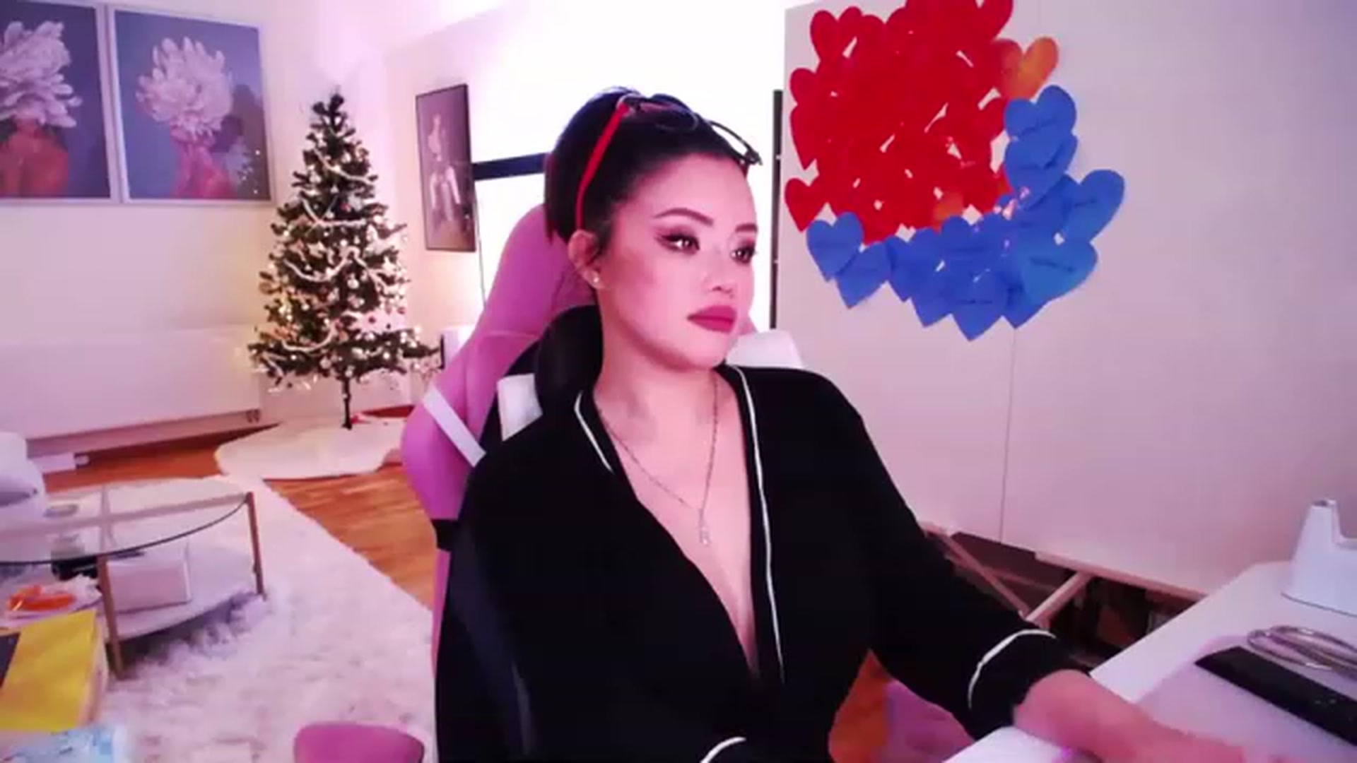 Gallery image thumbnail from SwtSunny's myfreecams stream on, 01/04/2023, 05:24 image 2 of 20