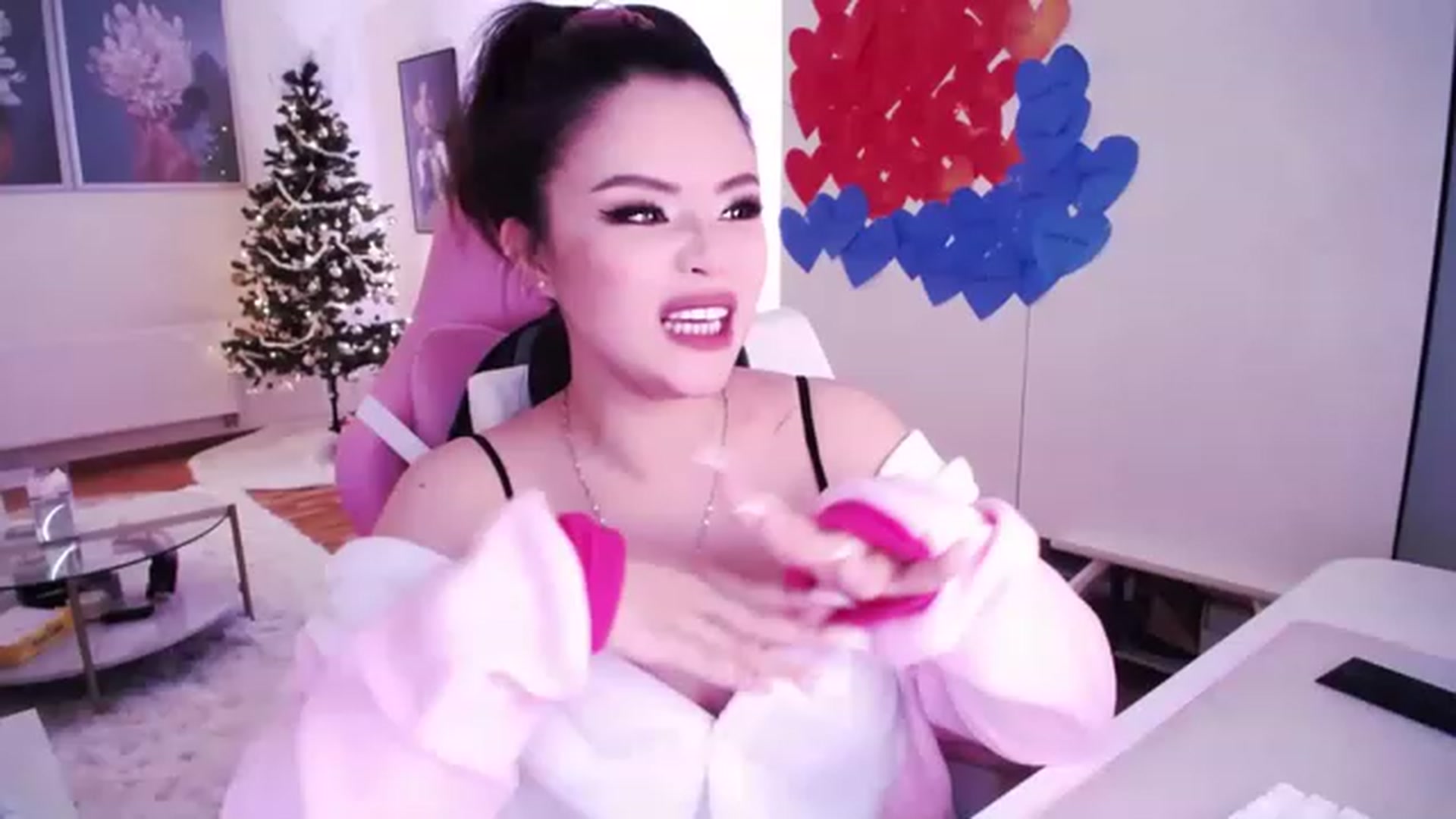 Gallery image thumbnail from SwtSunny's myfreecams stream on, 01/07/2023, 02:49 image 10 of 20