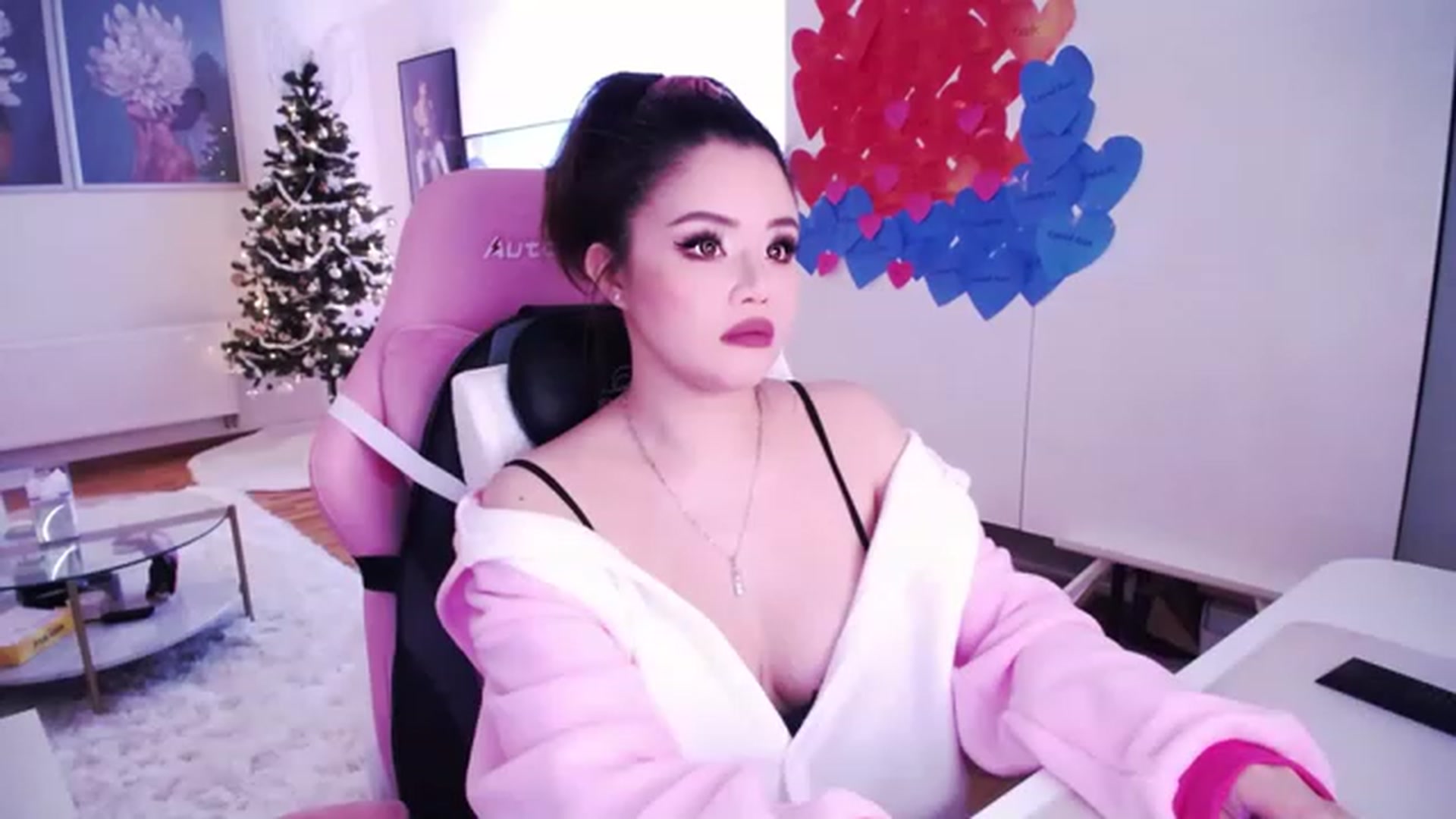 Gallery image thumbnail from SwtSunny's myfreecams stream on, 01/07/2023, 03:40 image 1 of 20