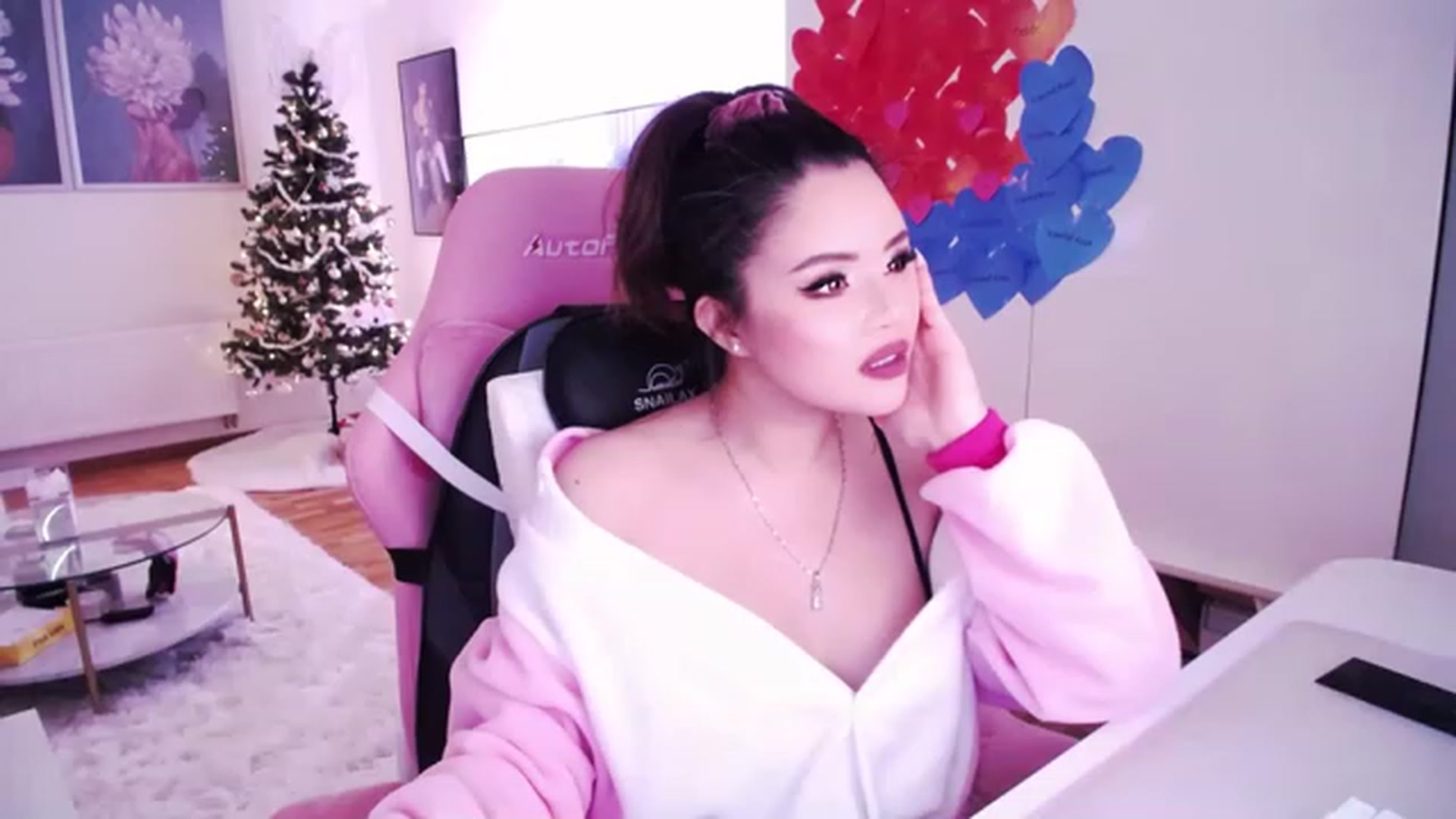 Gallery image thumbnail from SwtSunny's myfreecams stream on, 01/07/2023, 03:40 image 13 of 20