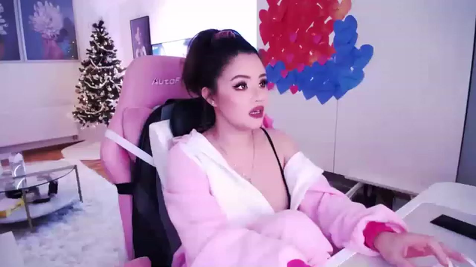 Gallery image thumbnail from SwtSunny's myfreecams stream on, 01/07/2023, 03:40 image 10 of 20