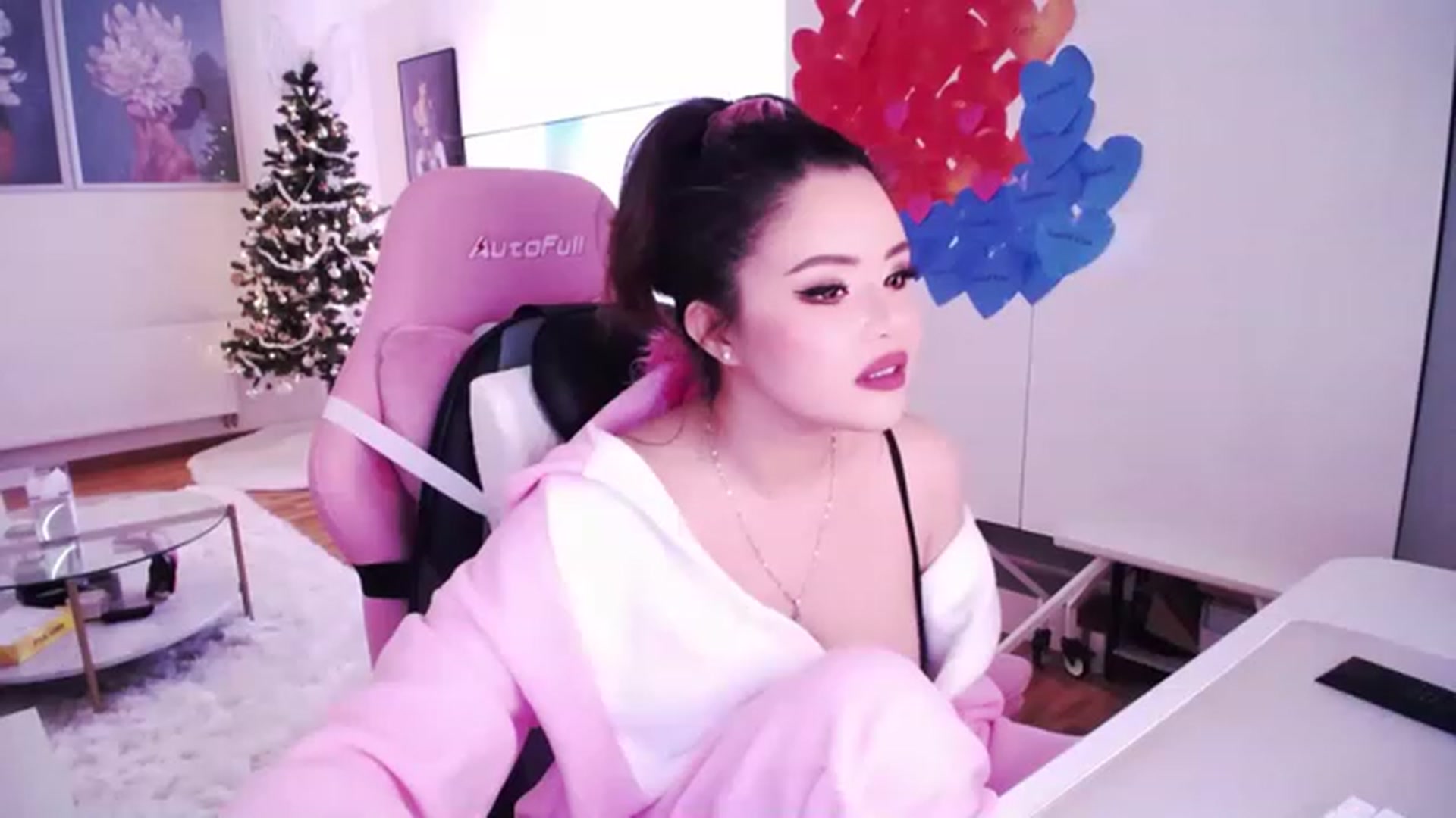 Gallery image thumbnail from SwtSunny's myfreecams stream on, 01/07/2023, 03:40 image 8 of 20