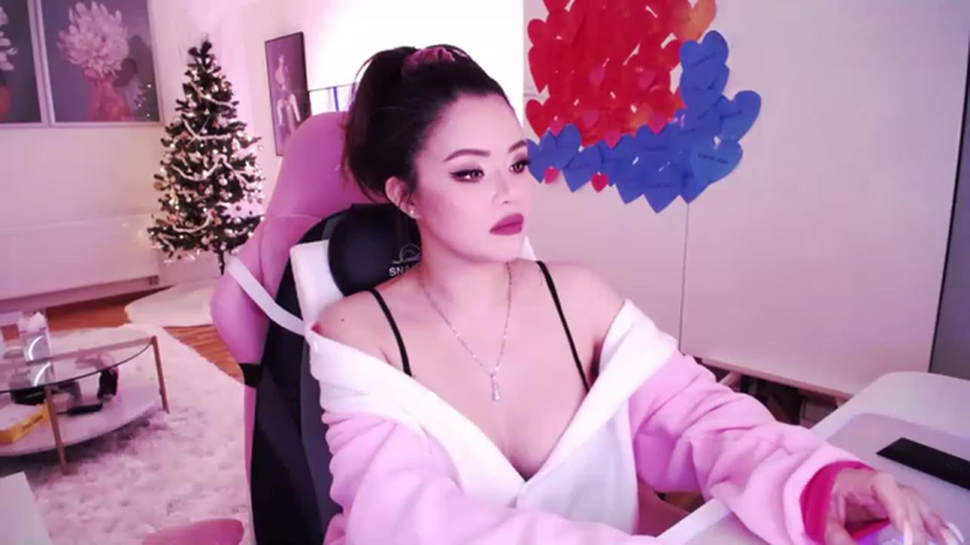 Gallery image thumbnail from SwtSunny's myfreecams stream on, 01/07/2023, 03:40 image 18 of 20
