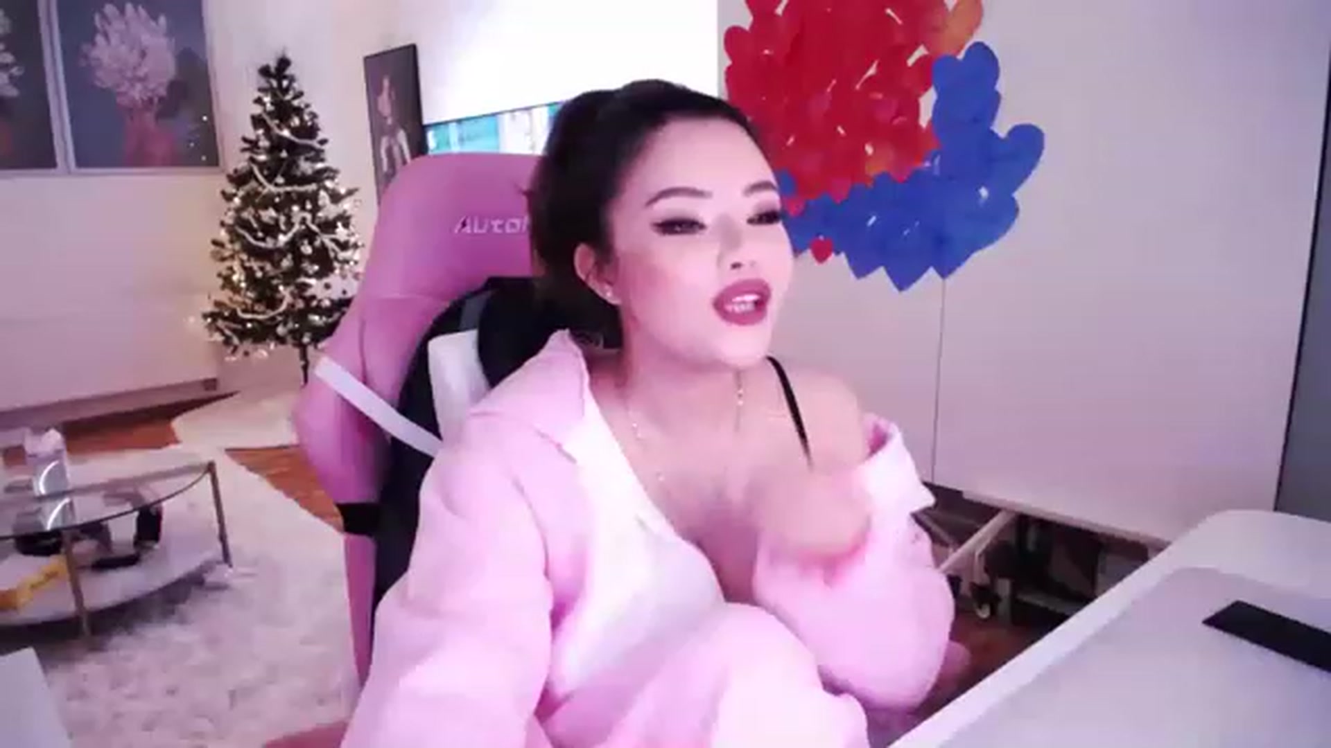 Gallery image thumbnail from SwtSunny's myfreecams stream on, 01/07/2023, 03:40 image 3 of 20