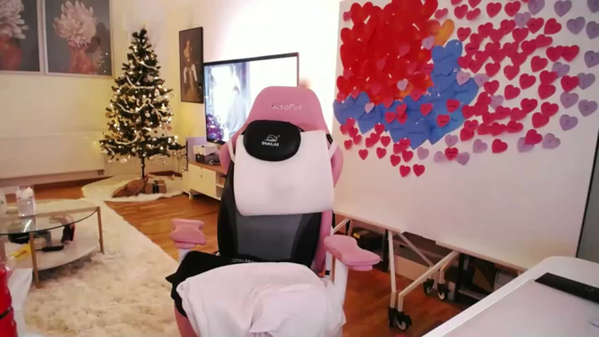 Gallery image thumbnail from SwtSunny's myfreecams stream on, 01/10/2023, 06:50 image 17 of 20