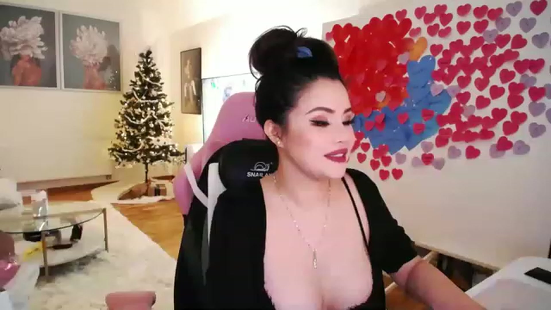 Gallery image thumbnail from SwtSunny's myfreecams stream on, 01/10/2023, 06:50 image 15 of 20