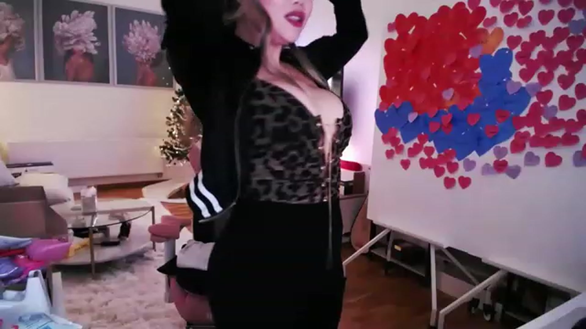 Gallery image thumbnail from SwtSunny's myfreecams stream on, 01/11/2023, 03:46 image 20 of 20
