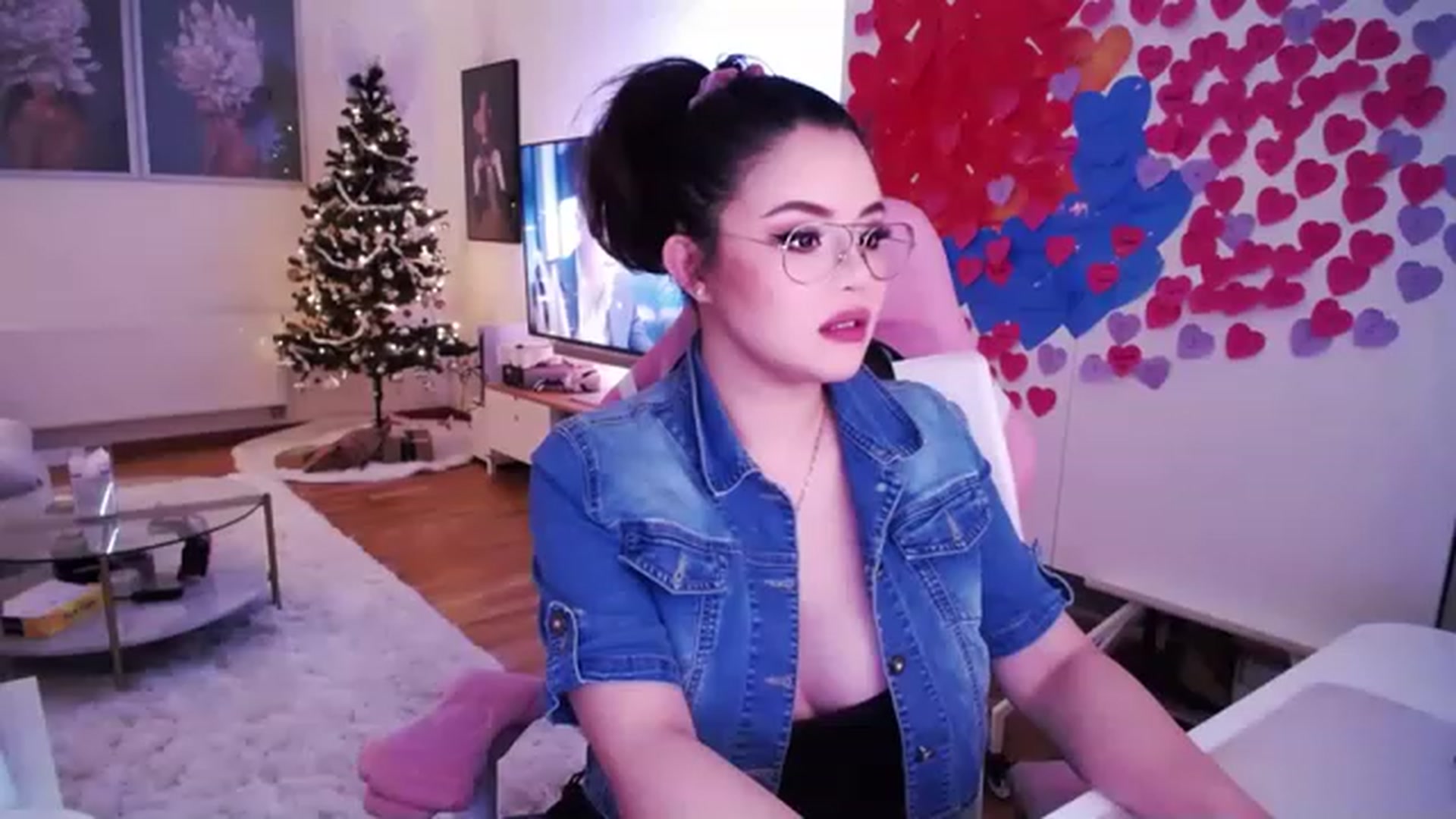 Gallery image thumbnail from SwtSunny's myfreecams stream on, 01/12/2023, 04:11 image 8 of 20