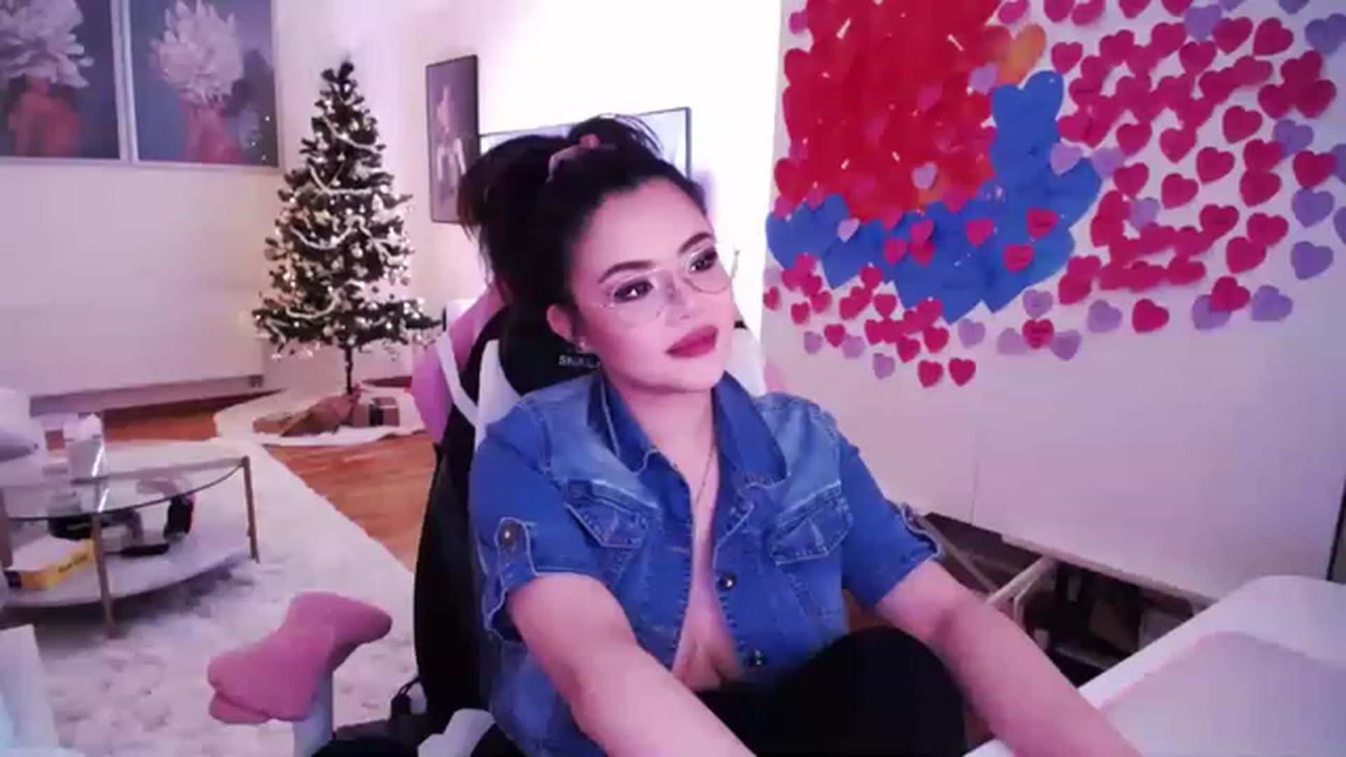 Gallery image thumbnail from SwtSunny's myfreecams stream on, 01/12/2023, 04:11 image 18 of 20