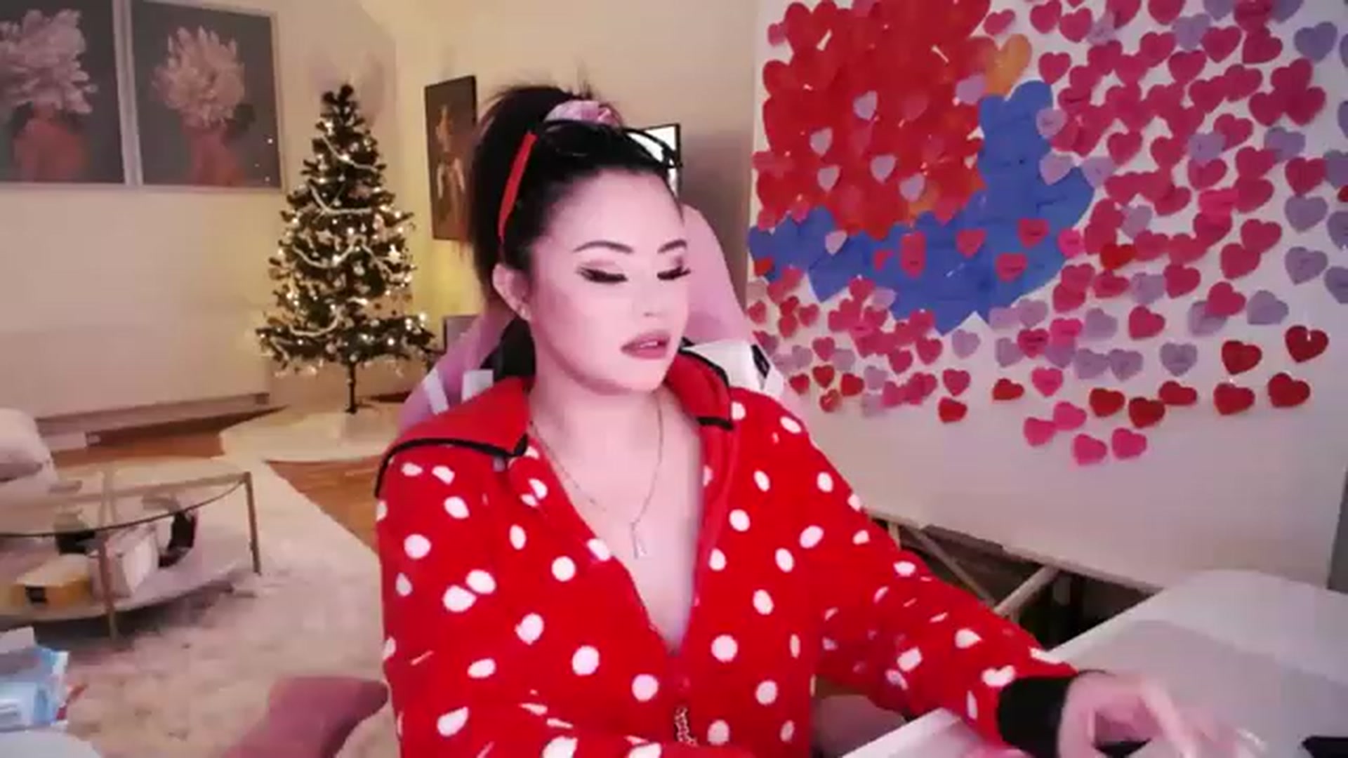 Gallery image thumbnail from SwtSunny's myfreecams stream on, 01/20/2023, 04:06 image 10 of 20
