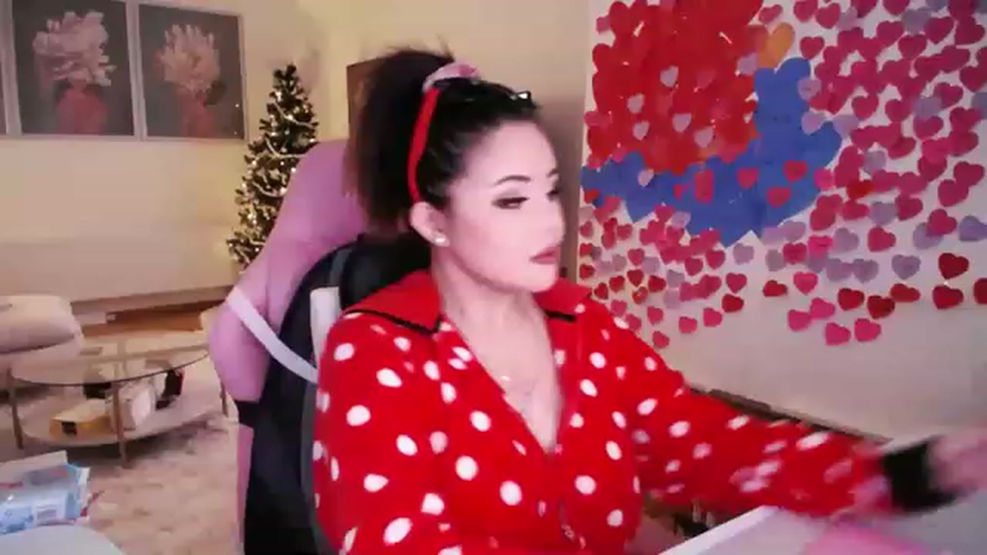 Gallery image thumbnail from SwtSunny's myfreecams stream on, 01/20/2023, 04:06 image 14 of 20