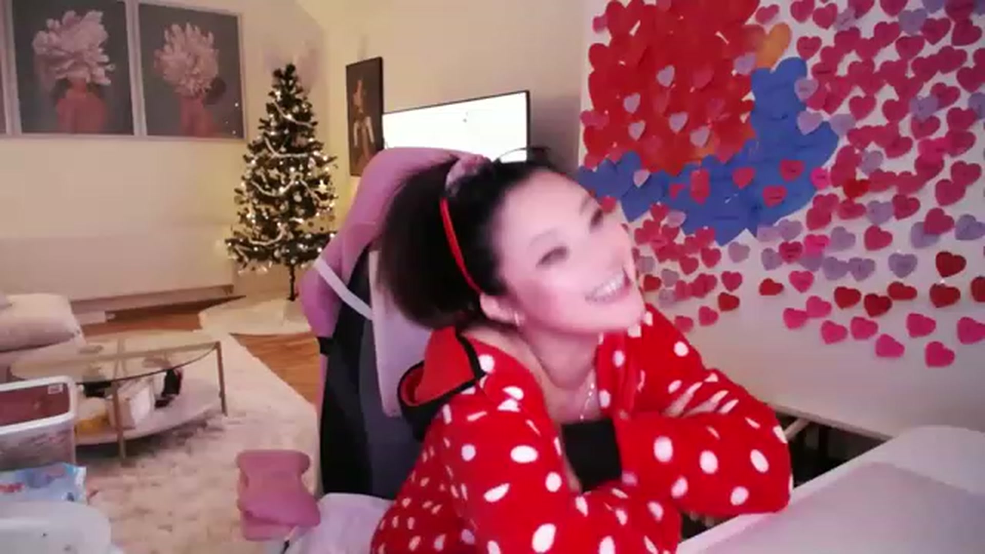 Gallery image thumbnail from SwtSunny's myfreecams stream on, 01/20/2023, 04:06 image 19 of 20