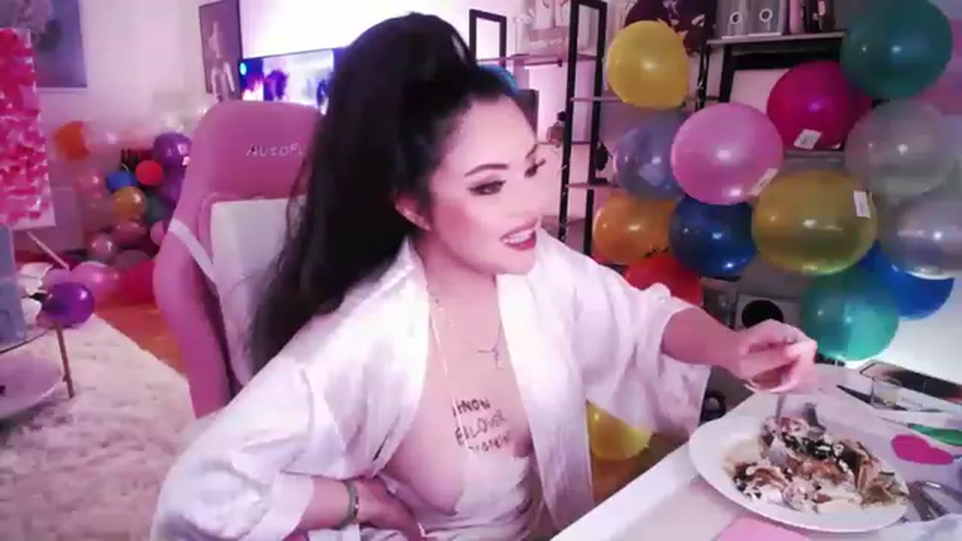 Gallery image thumbnail from SwtSunny's myfreecams stream on, 01/29/2023, 05:41 image 8 of 20