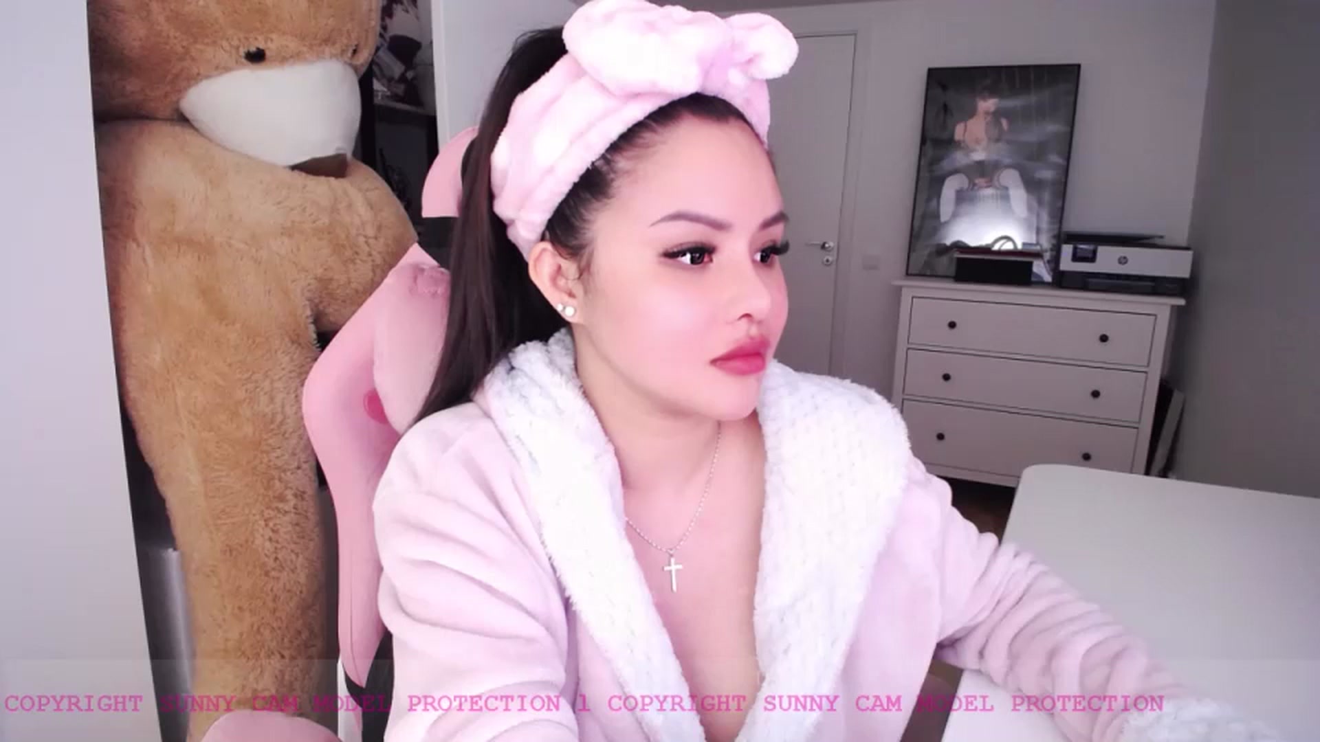 Gallery image thumbnail from SwtSunny's myfreecams stream on, 07/06/2023, 01:38 image 6 of 20