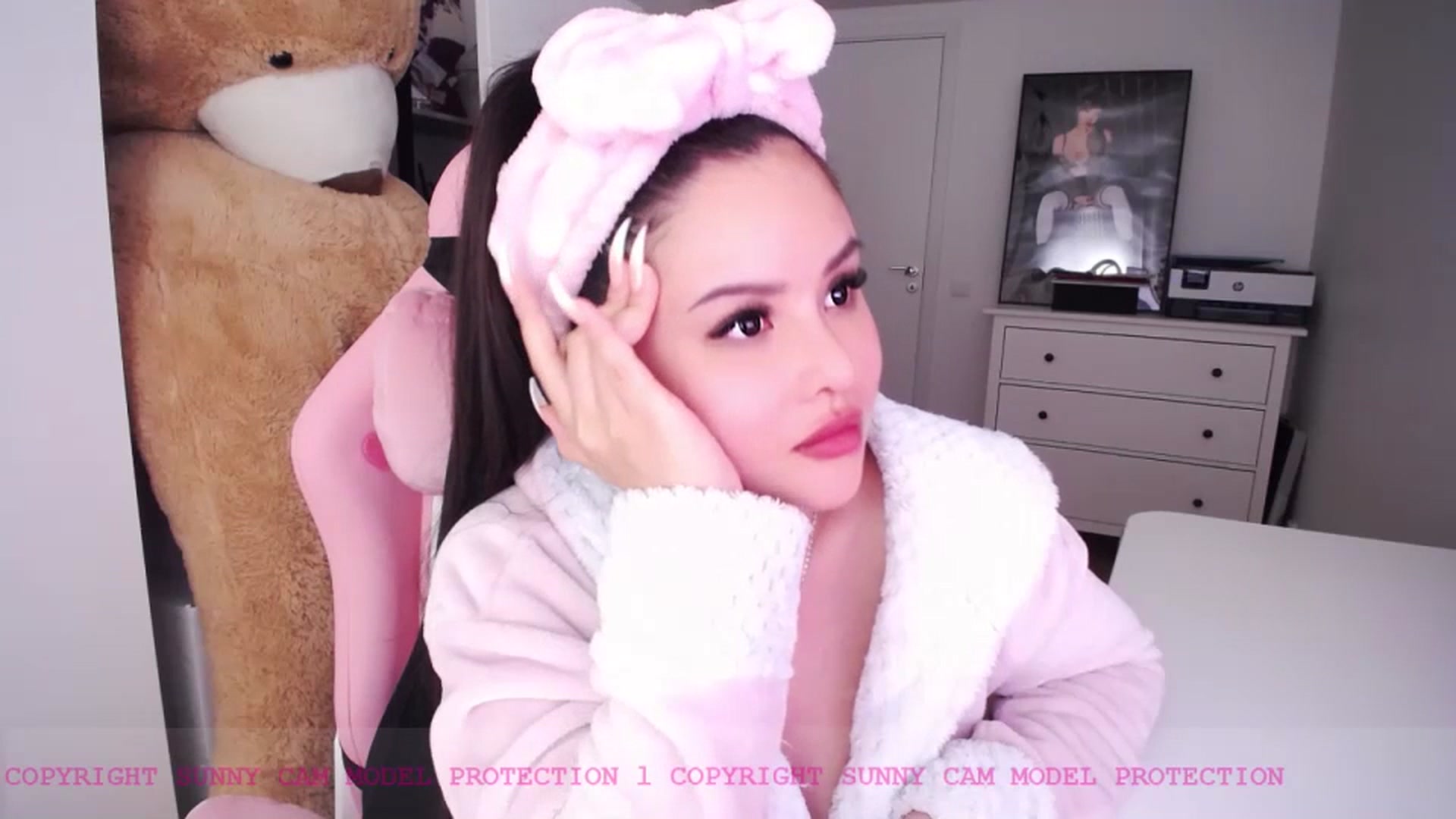 Gallery image thumbnail from SwtSunny's myfreecams stream on, 07/06/2023, 01:38 image 10 of 20