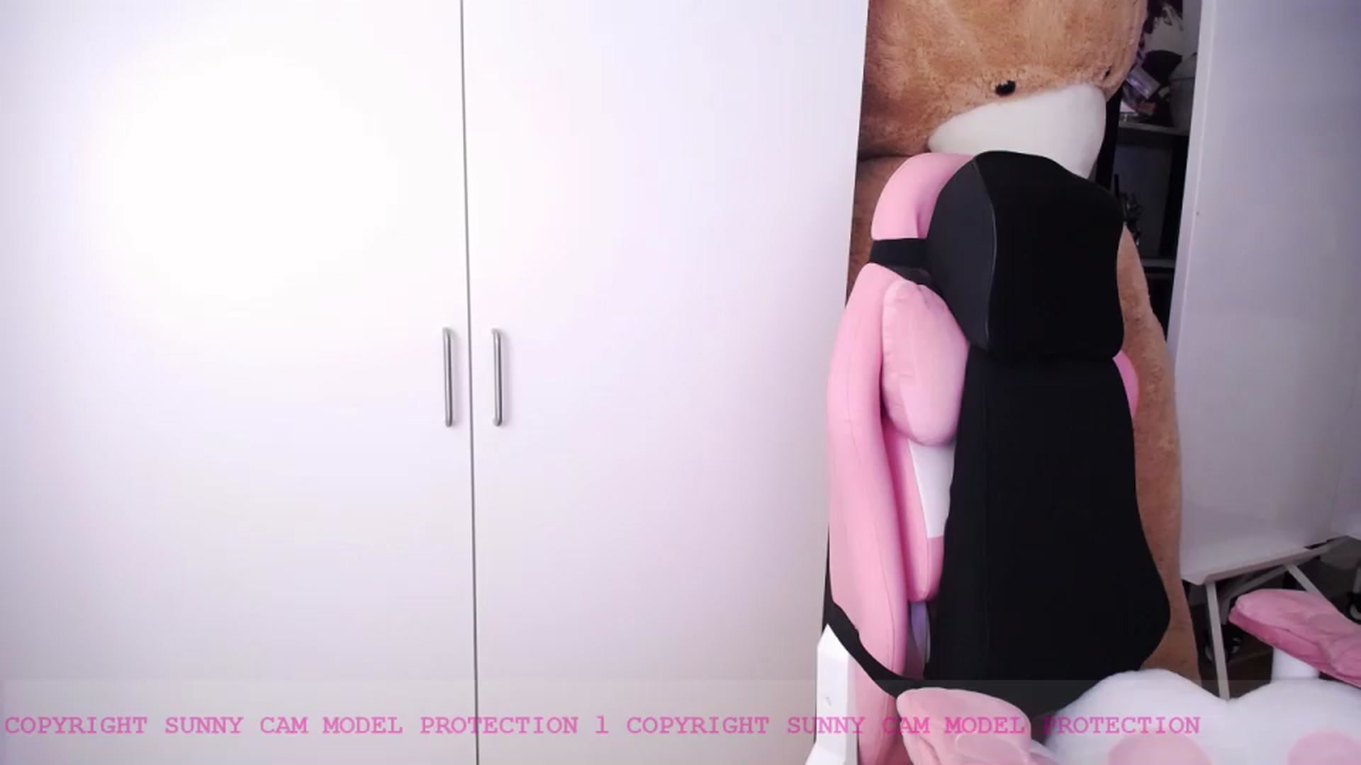 Gallery image thumbnail from SwtSunny's myfreecams stream on, 07/06/2023, 01:38 image 17 of 20
