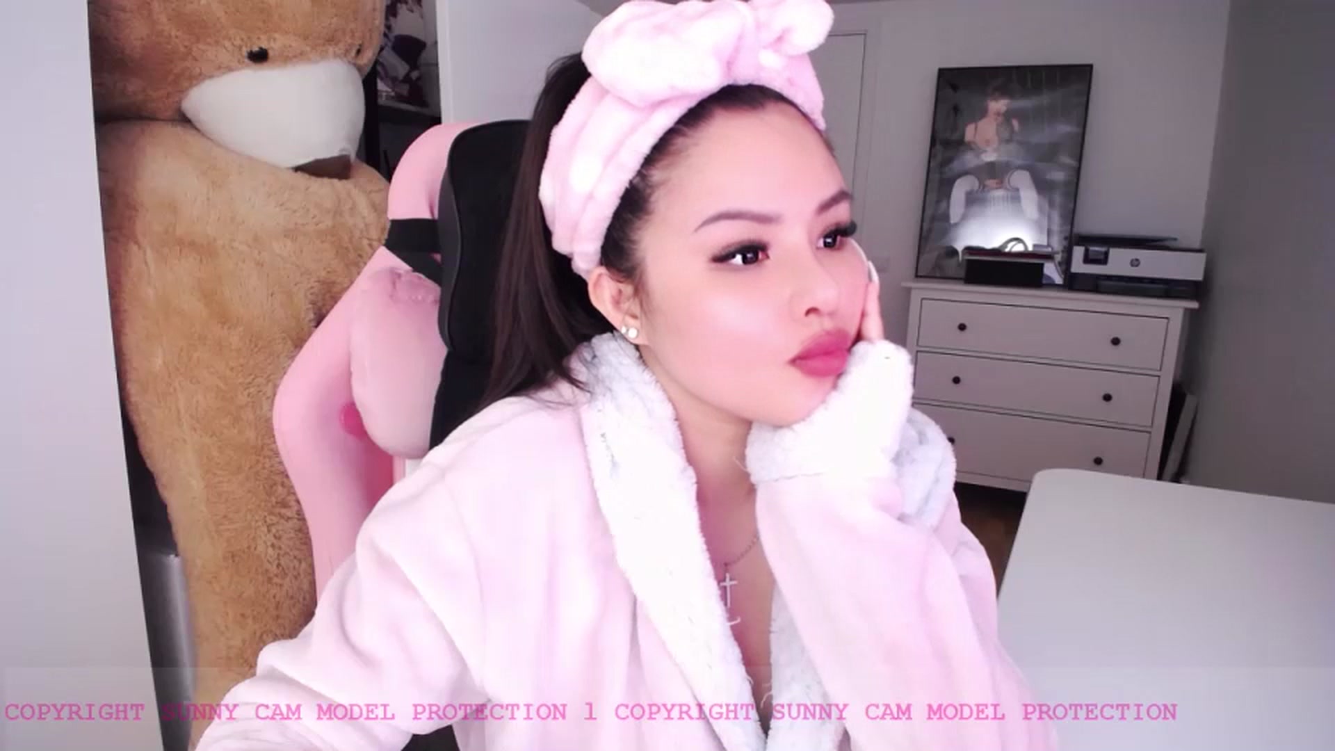 Gallery image thumbnail from SwtSunny's myfreecams stream on, 07/06/2023, 01:38 image 5 of 20