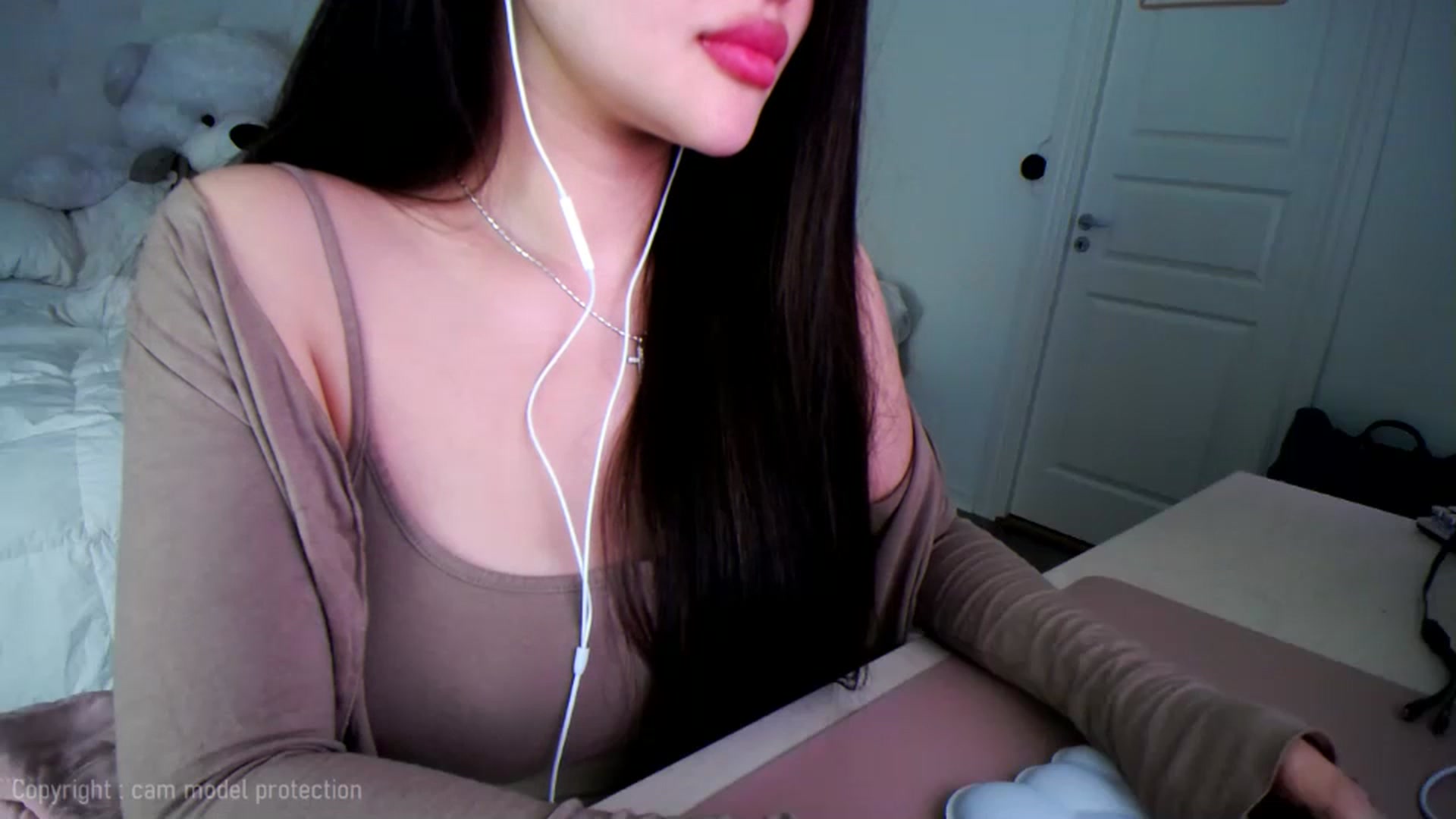 Gallery image thumbnail from SwtSunny's myfreecams stream on, 09/17/2024, 22:13 image 5 of 20