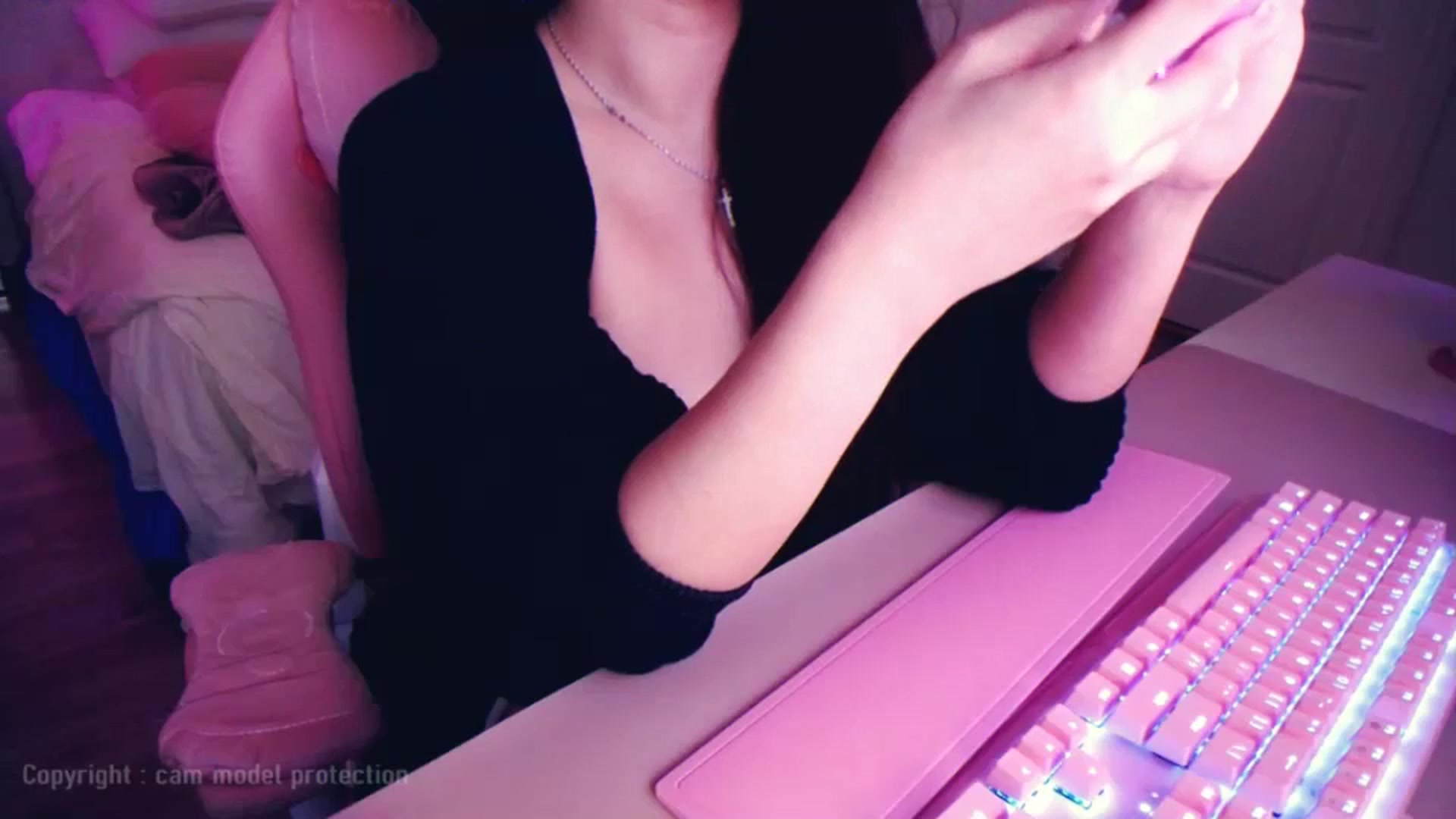 Gallery image thumbnail from SwtSunny's myfreecams stream on, 01/01/2025, 23:04 image 11 of 20